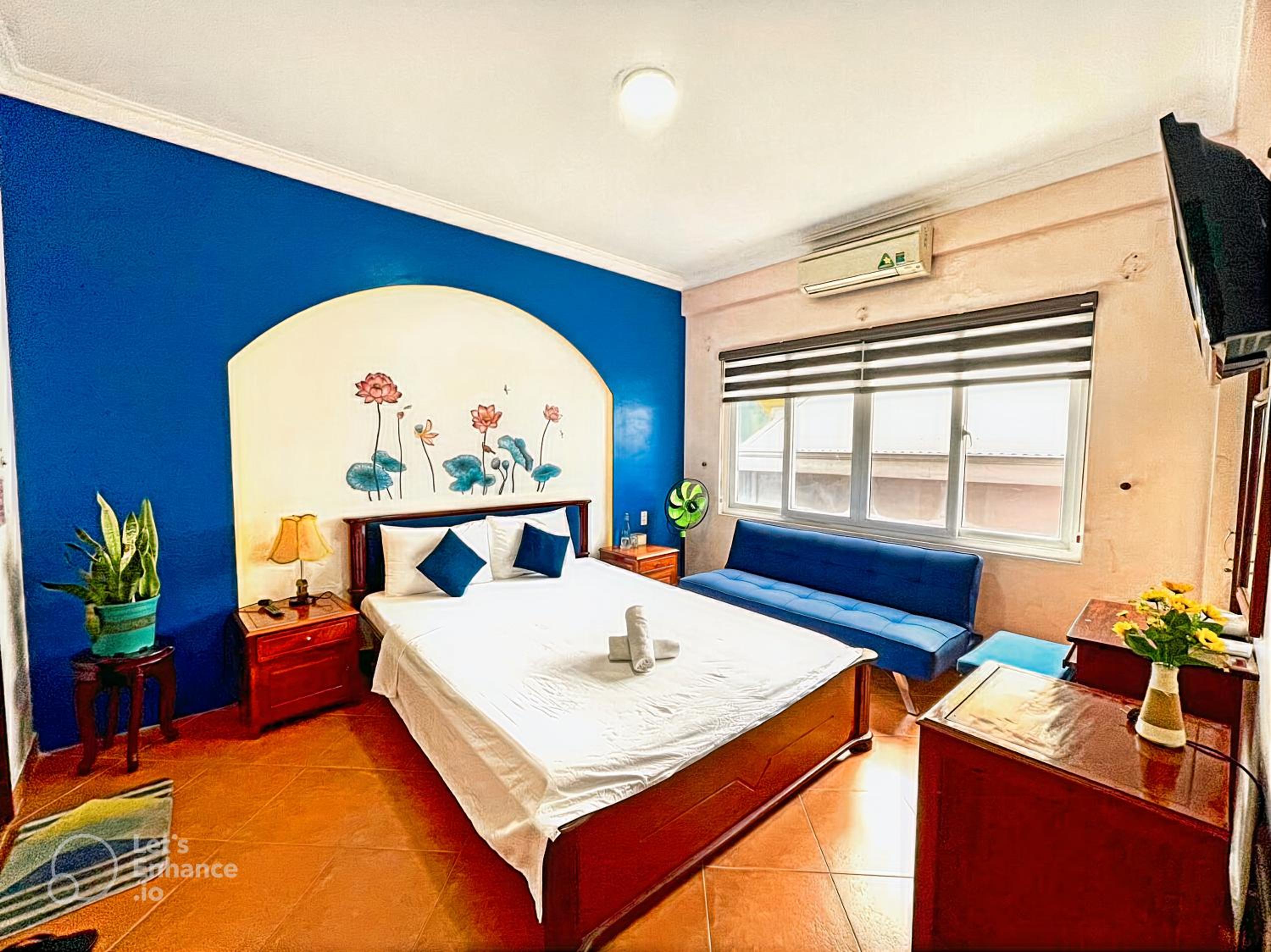 Economy Triple Room - Photo 8