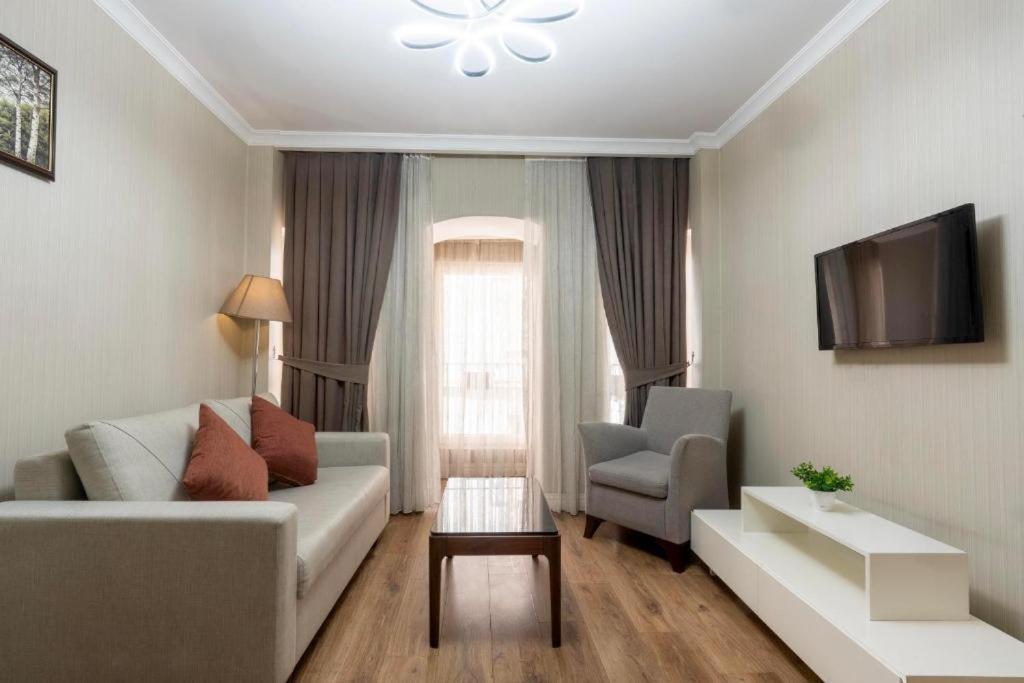 Family Room With Bath photo 3