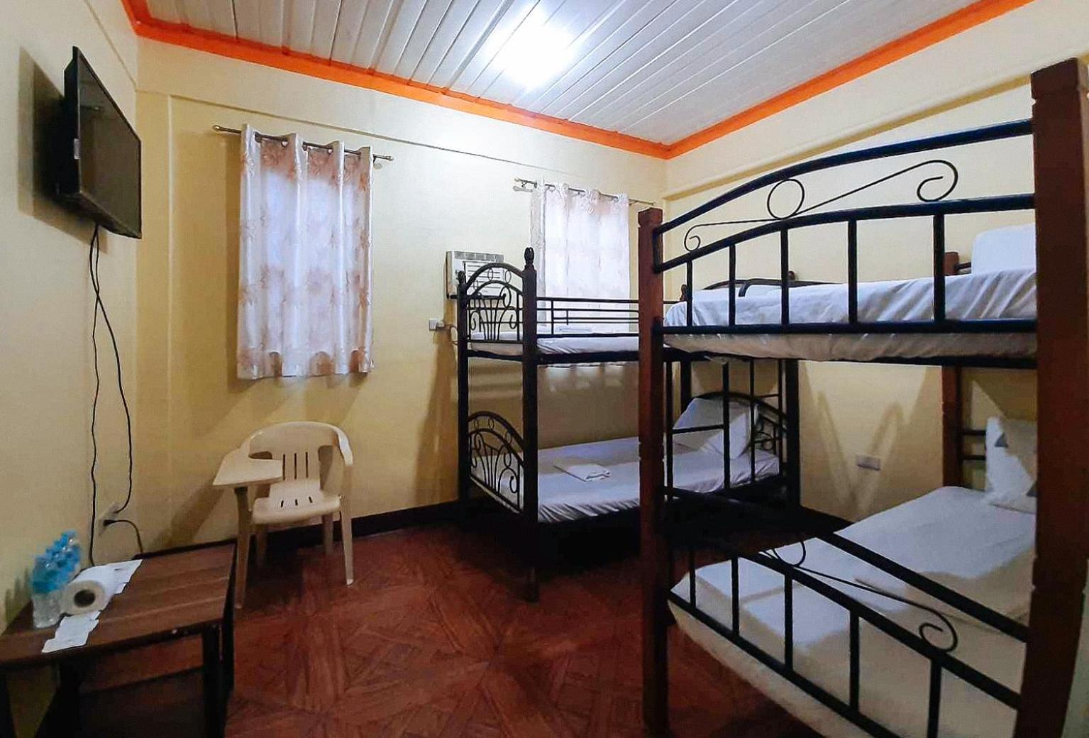Mixed Dormitory Room photo 1