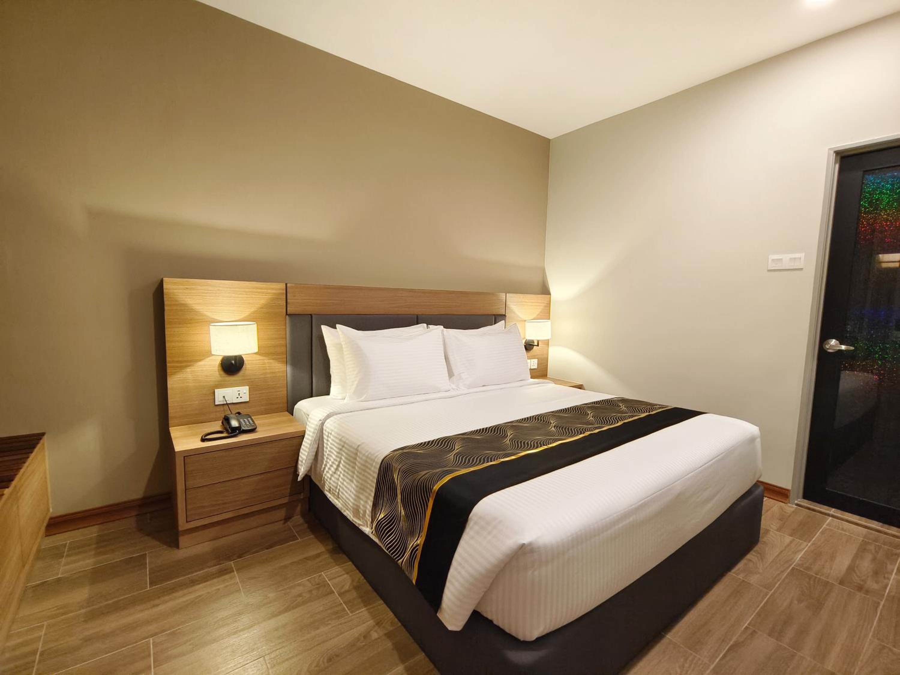 Standard King Room Without Window - Photo 5