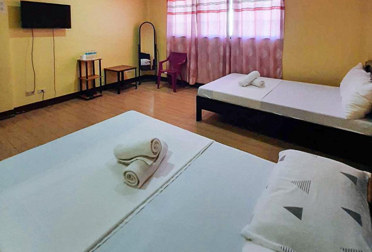 Quadruple Room - Photo 1