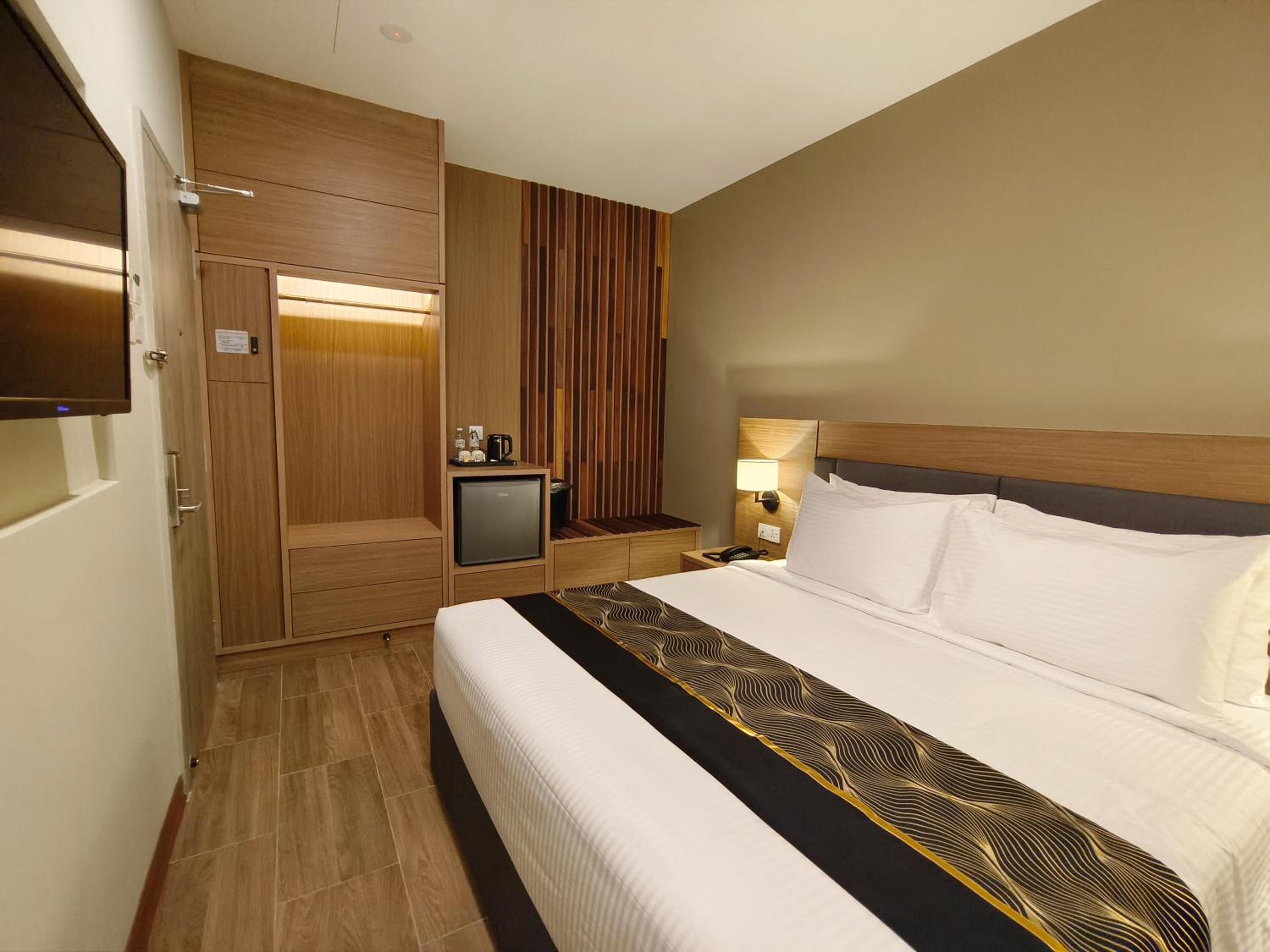 Standard King Room Without Window - Photo 7
