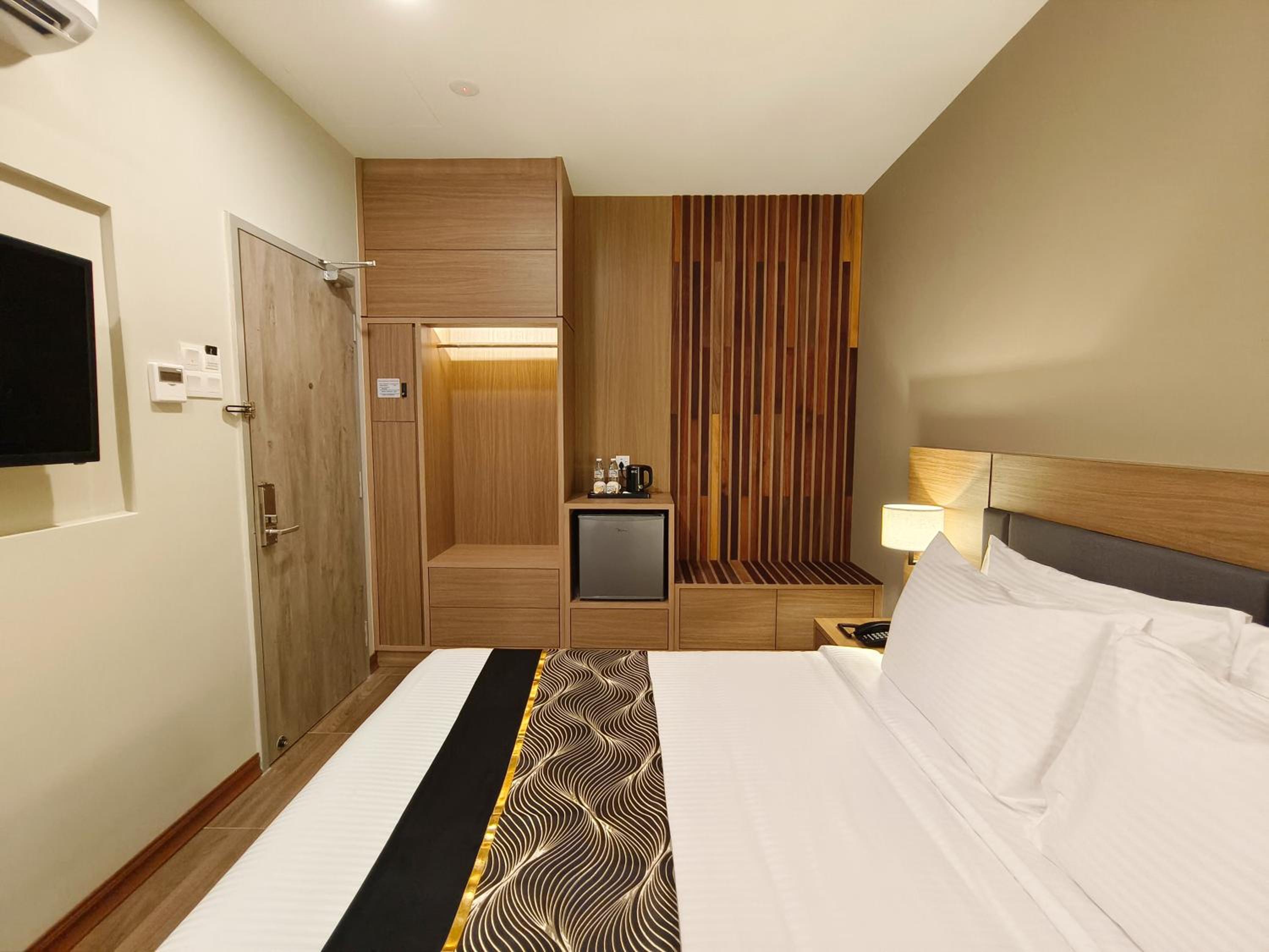 Standard King Room Without Window - Photo 6