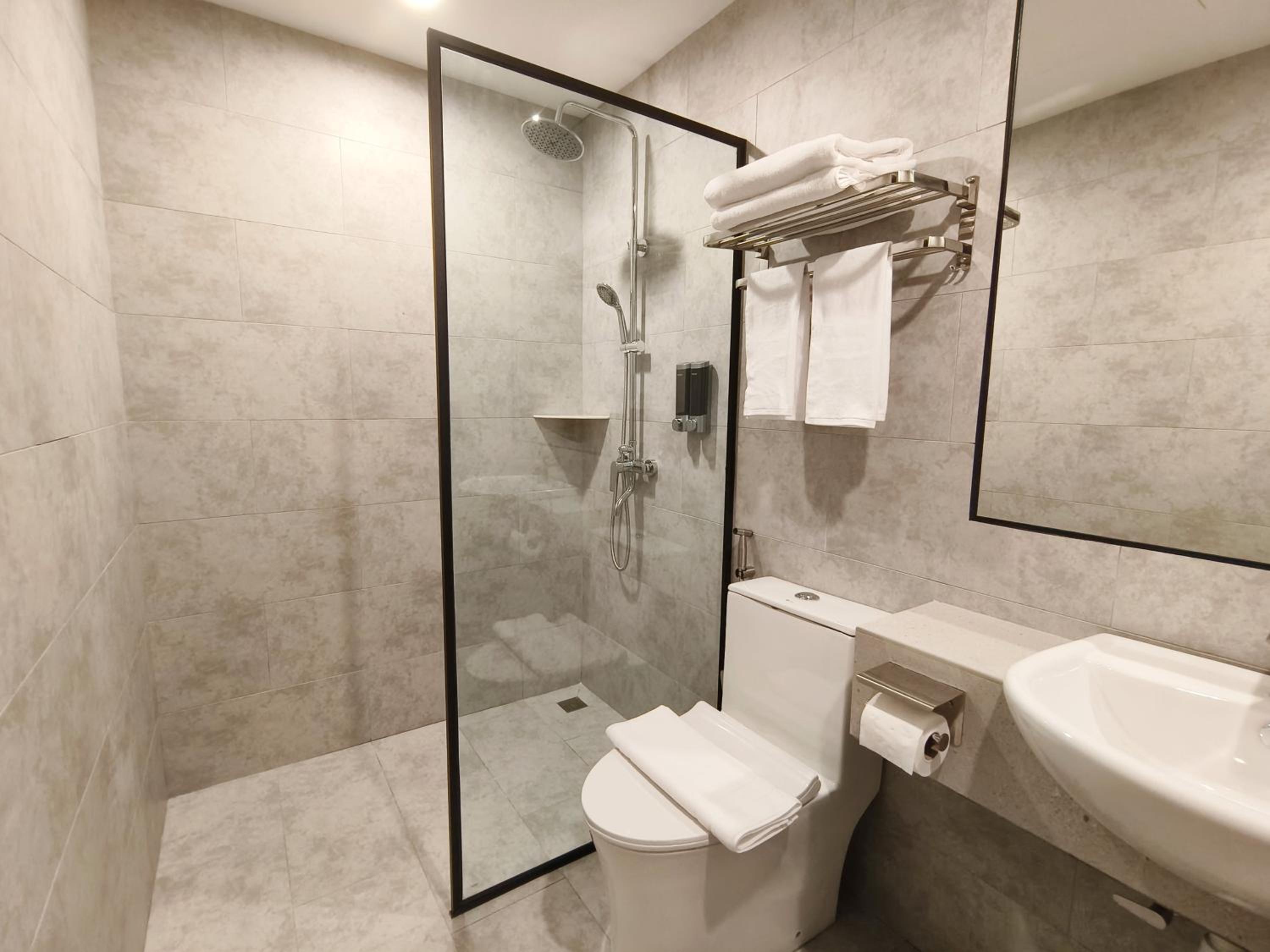 Standard King Room Without Window - Photo 11