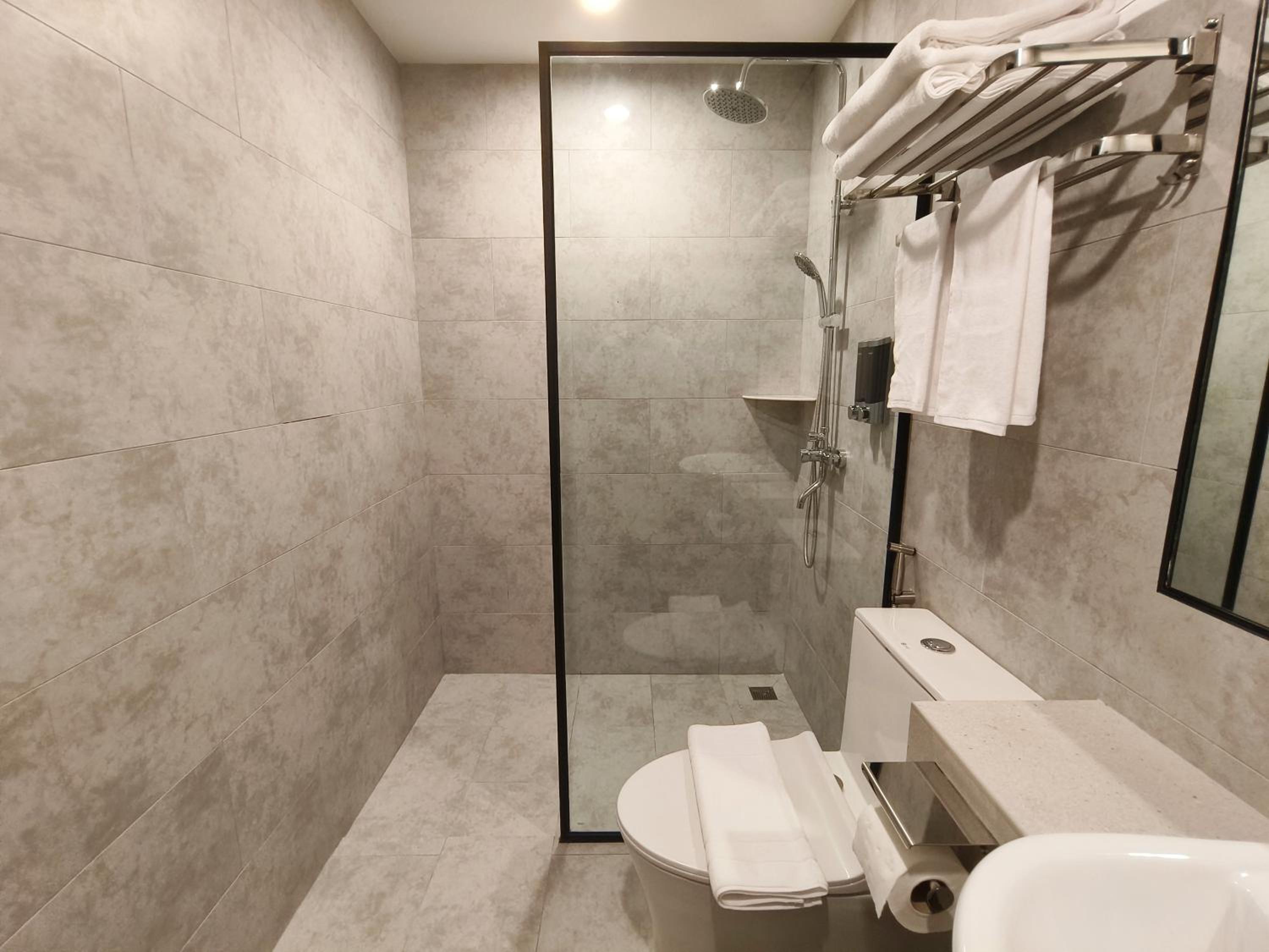 Standard King Room Without Window - Photo 10