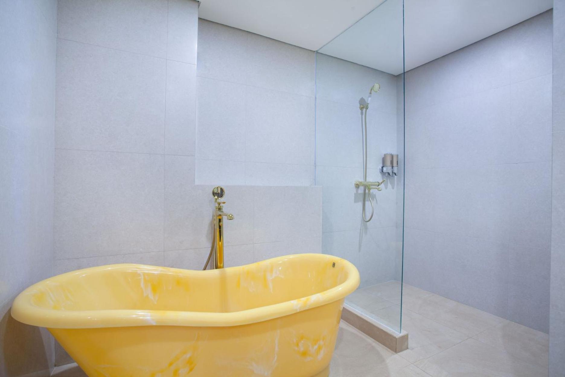 Executive Double Suite - Non-Smoking photo 2