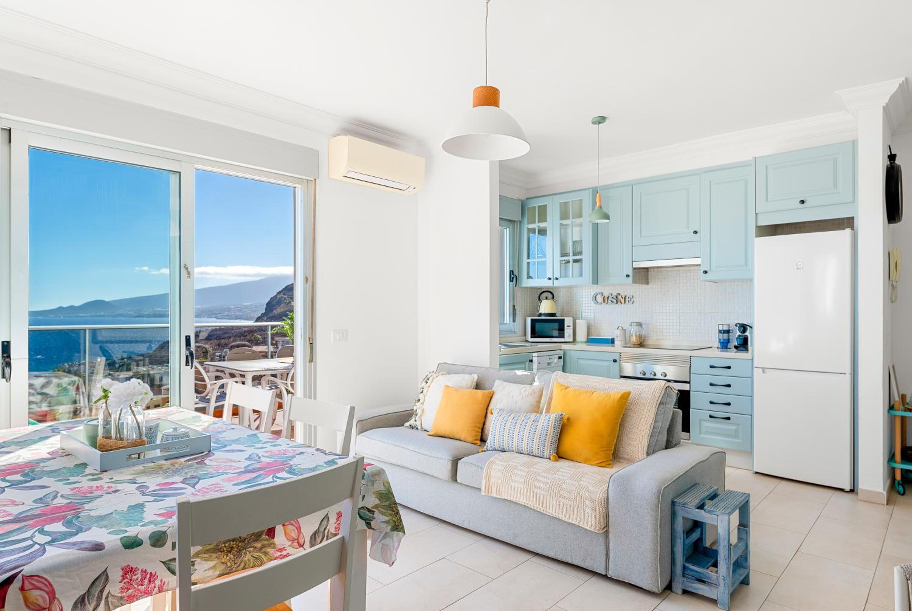 Apartamento con vista al mar