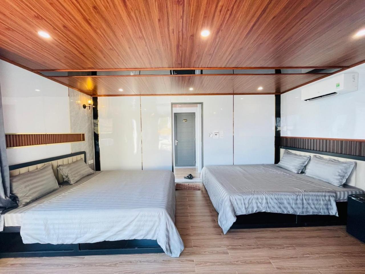 King Suite With Sea View photo 3