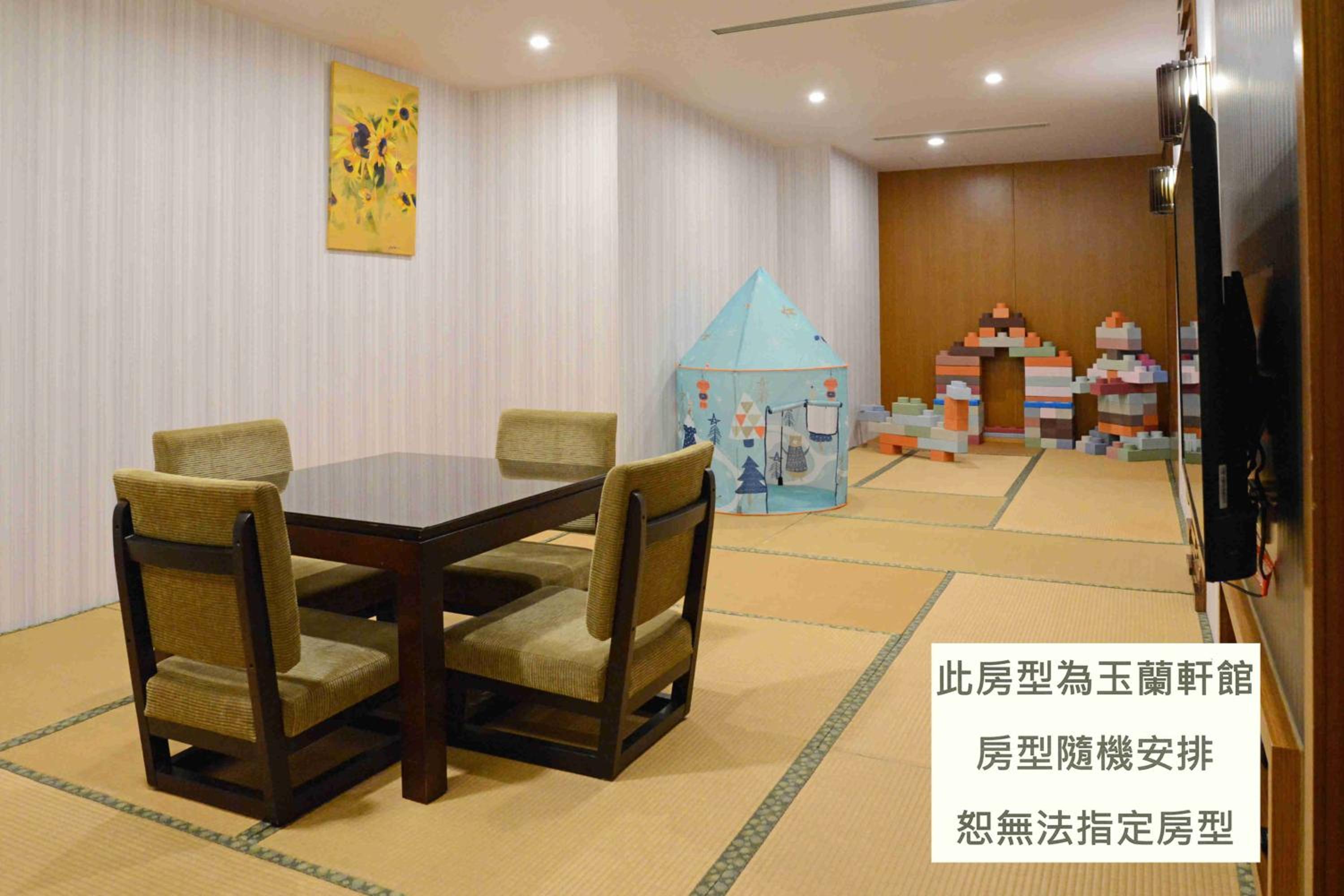 Queen Room with Two Queen Beds photo 2