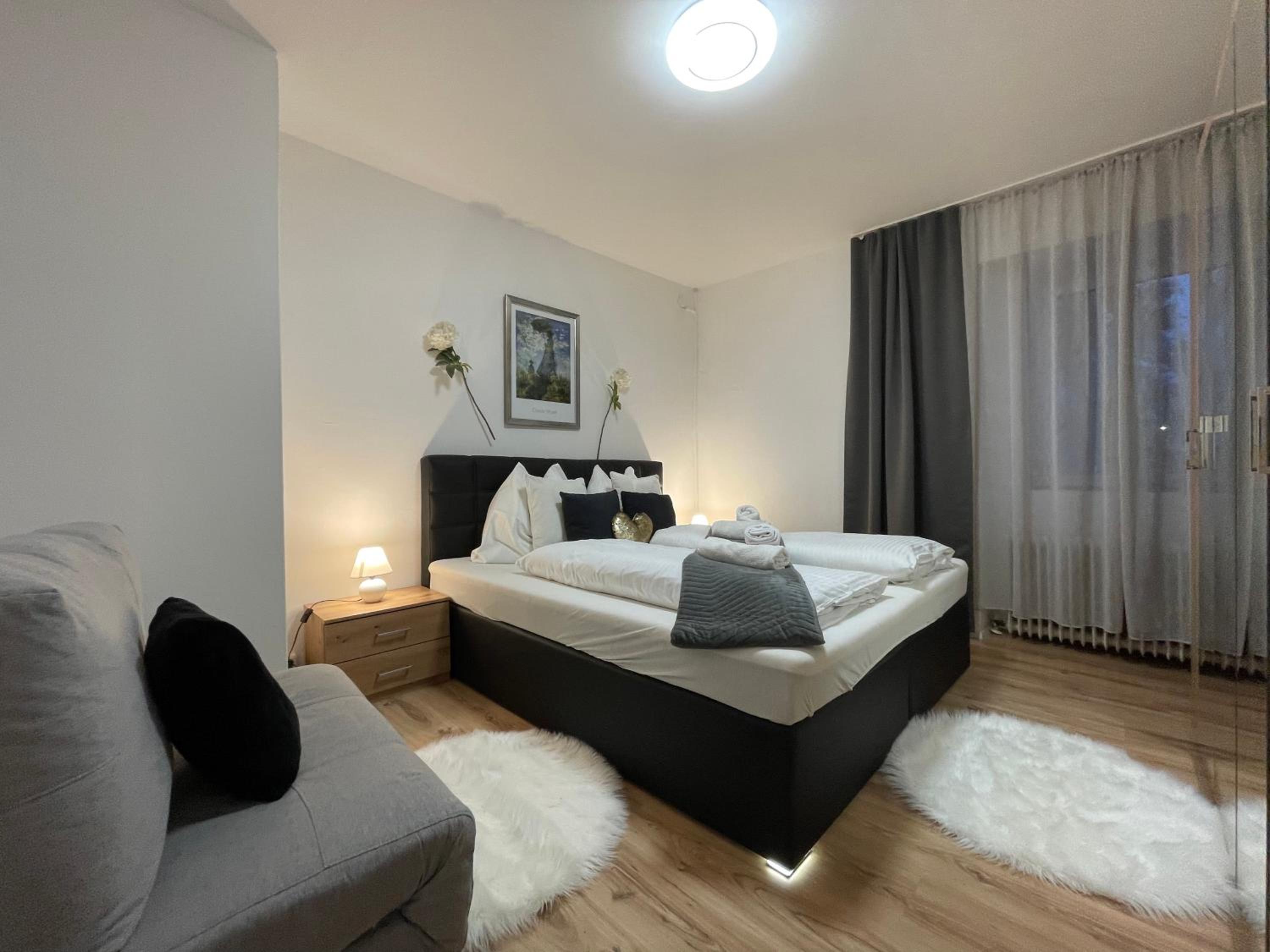 One-Bedroom Apartment photo 2