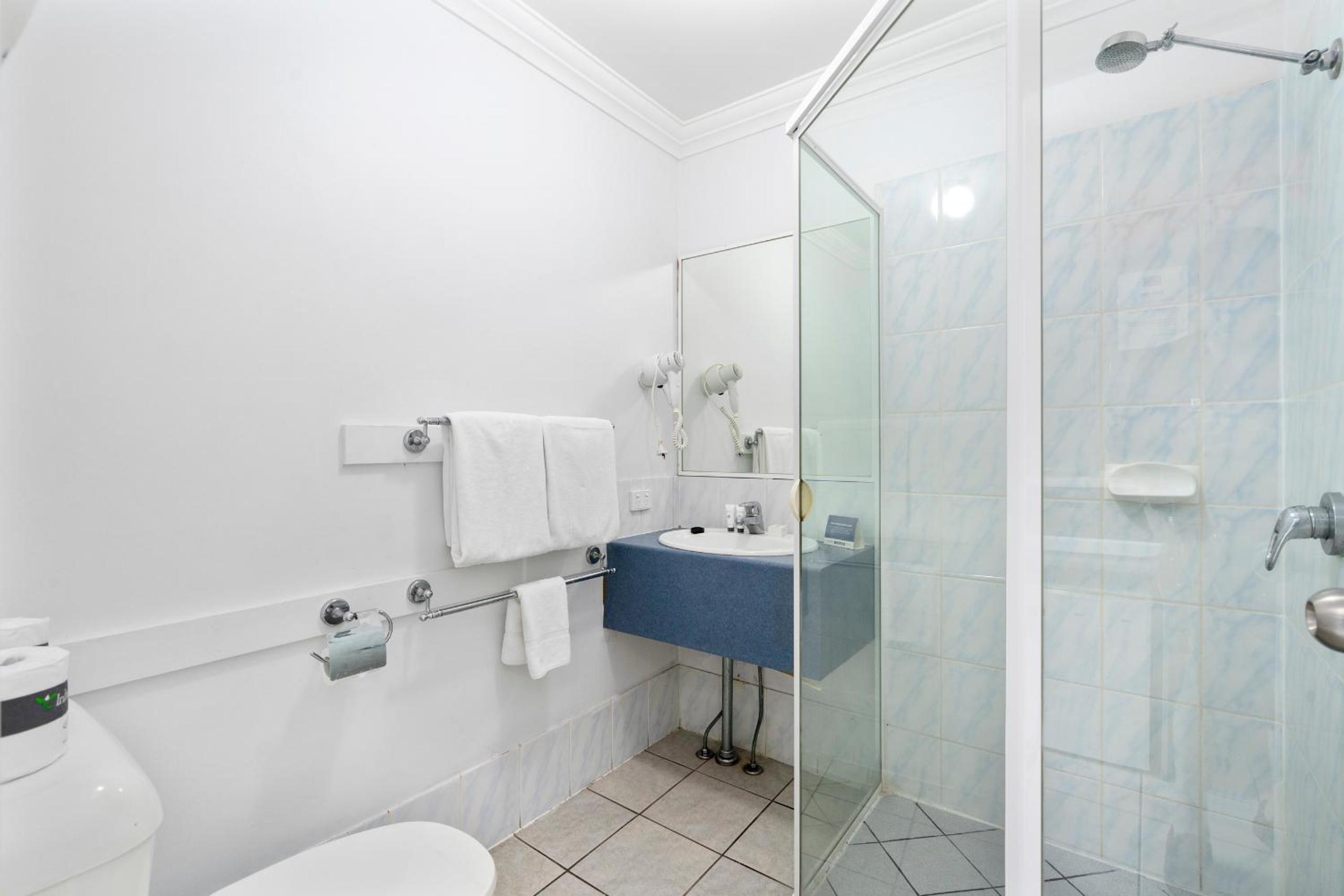 Triple Room - Non Smoking photo 2