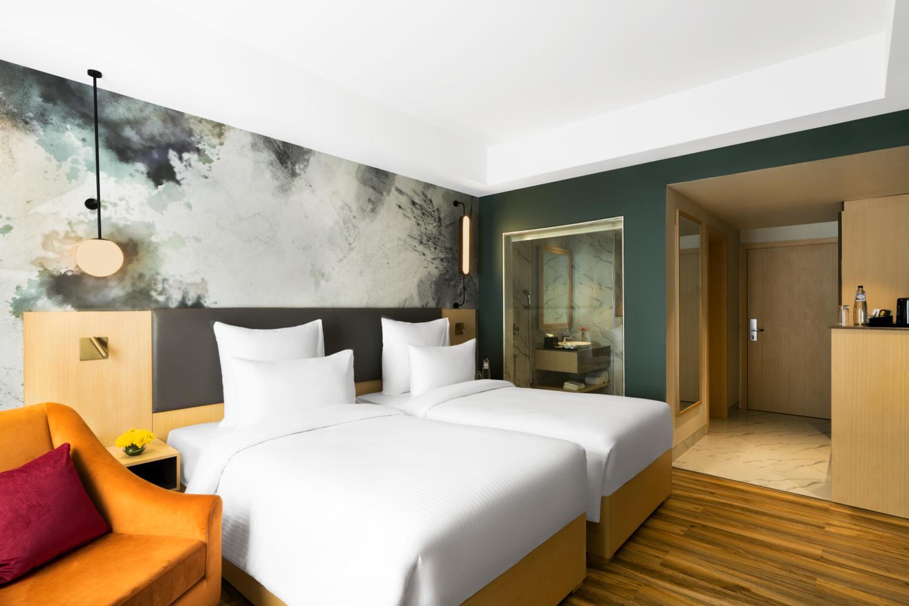 Superior Twin Room - City Side/Non-Smoking: : Avail 15% Off on SPA, 15% off on Food and Soft Beverages, Buy 1 Get 1 on drinks (11 AM-7 PM) at GB*, Free Gaming Zone access, Complimentary Wellness Access (Steam, Sauna, Gym), Kids stay Complimentary - Photo 4