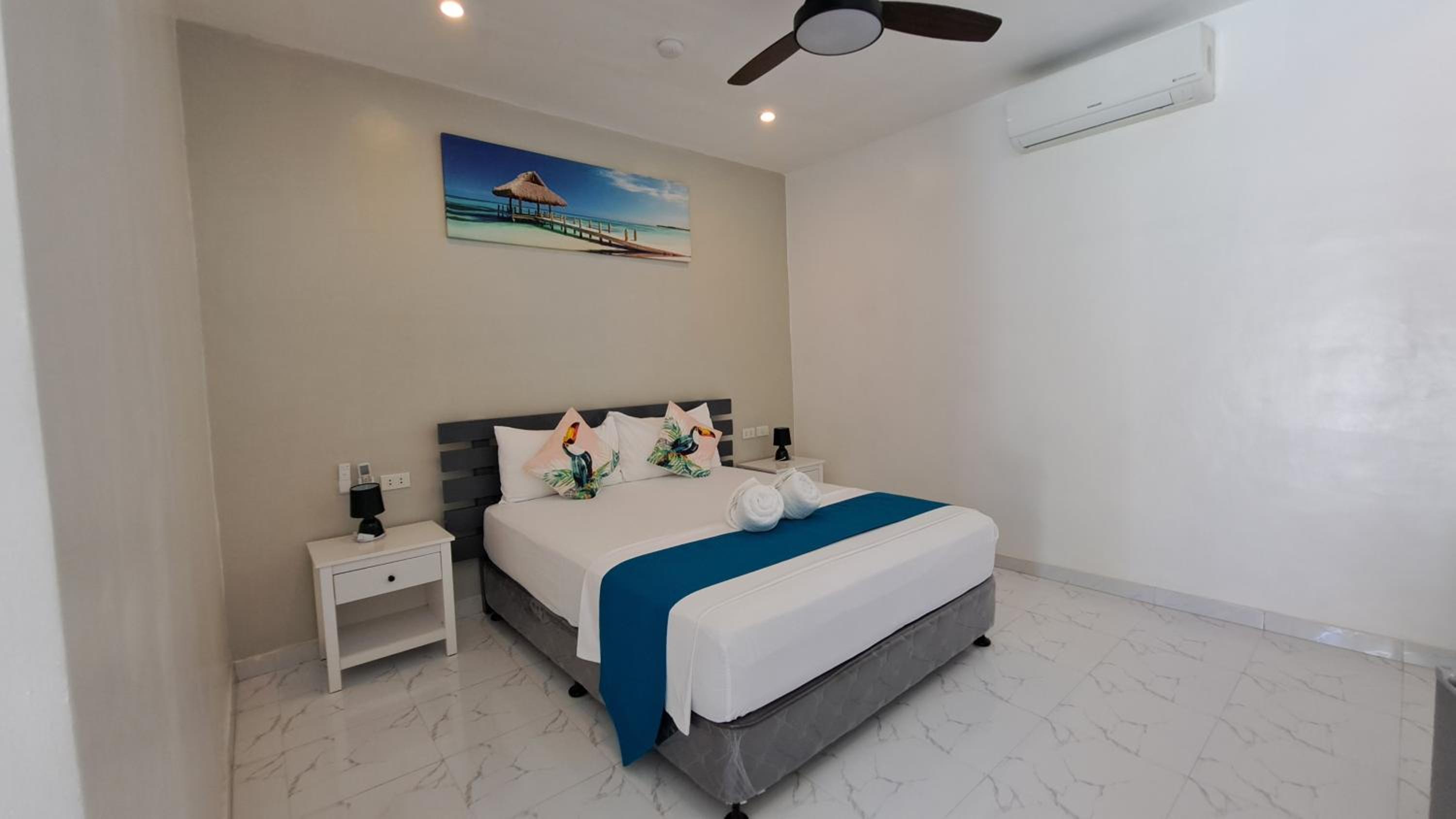 Deluxe Queen Room - Photo 2