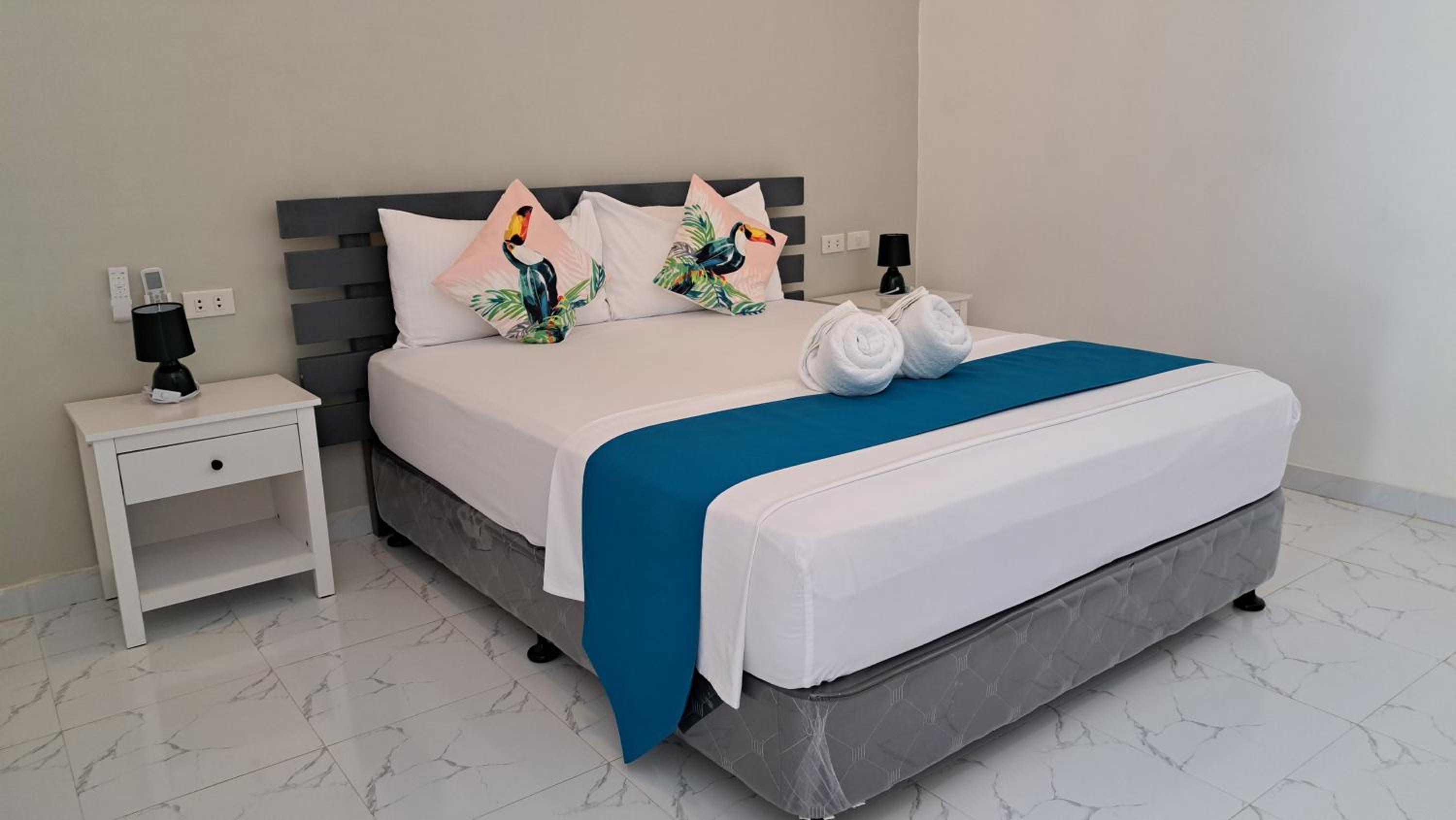 Deluxe Queen Room - Photo 3