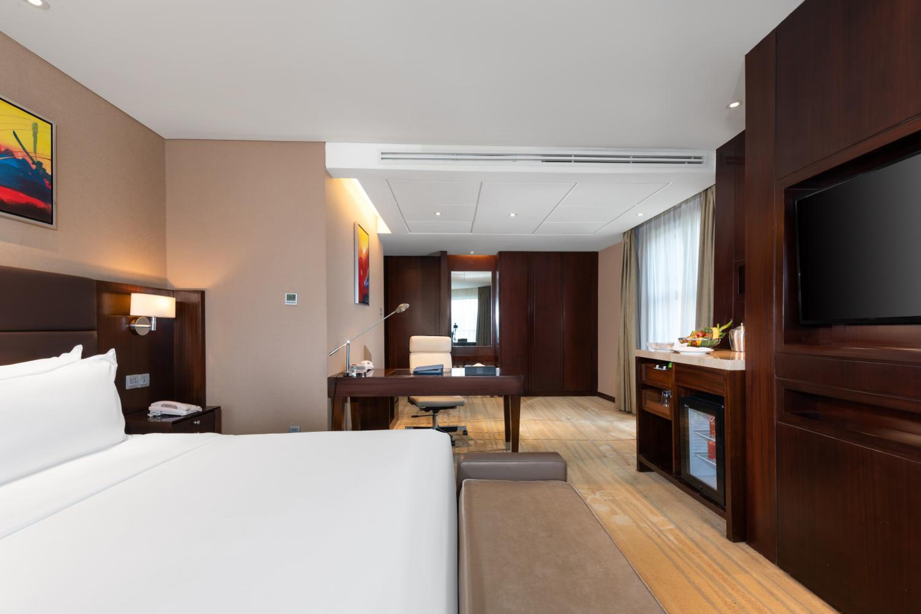 Deluxe Double Room with Two Single Beds - Non-Smoking