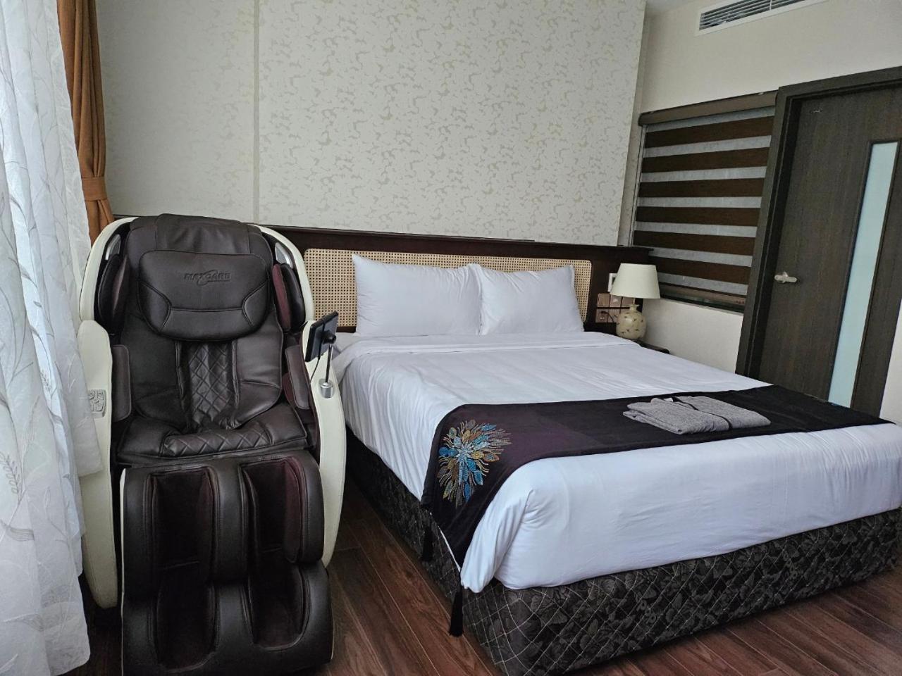 Queen Suite