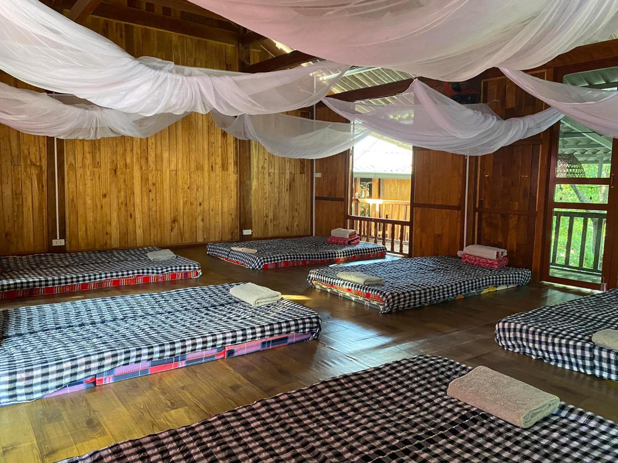 Mixed Dormitory Room