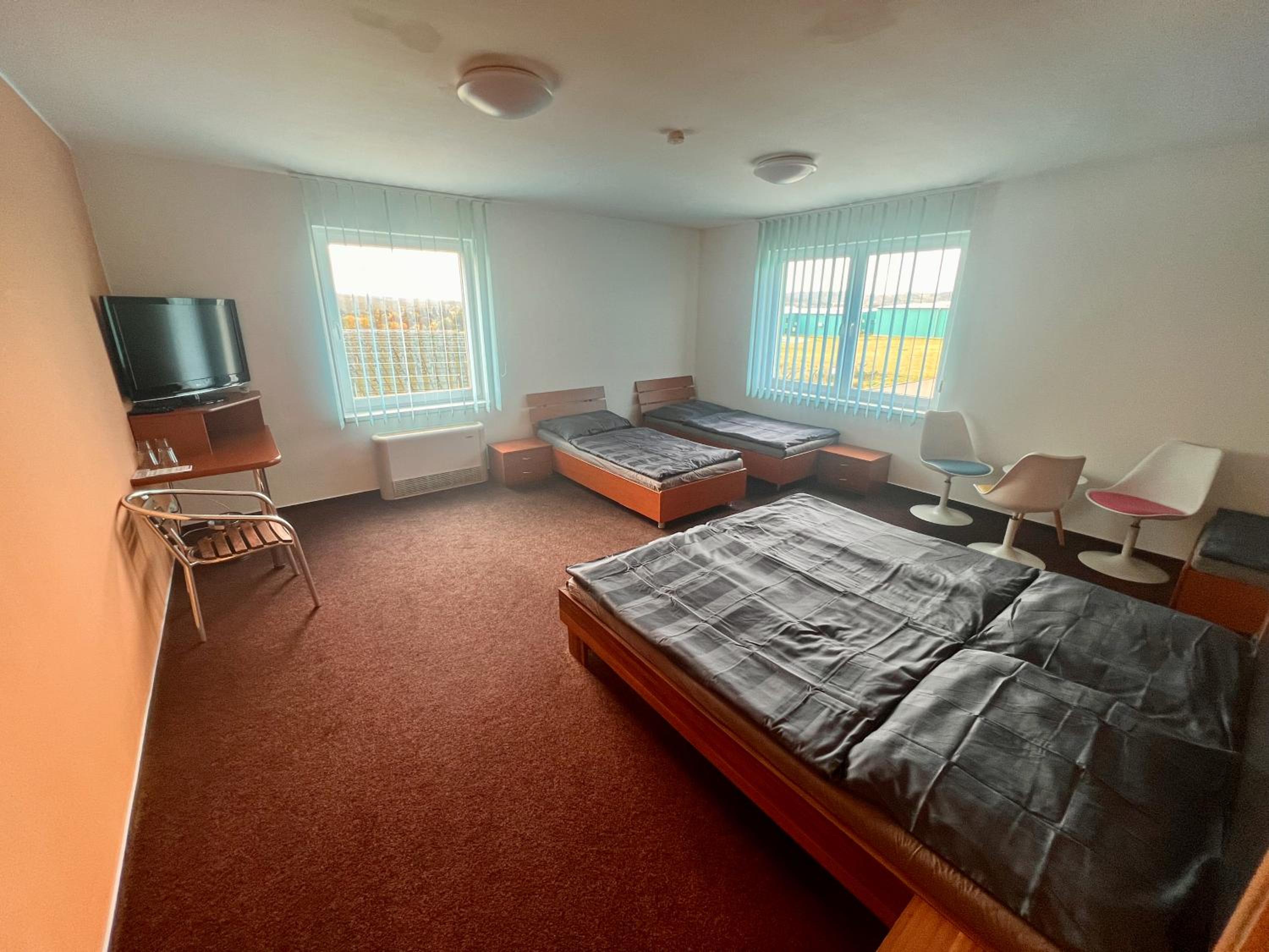 Standard Family Room photo 3