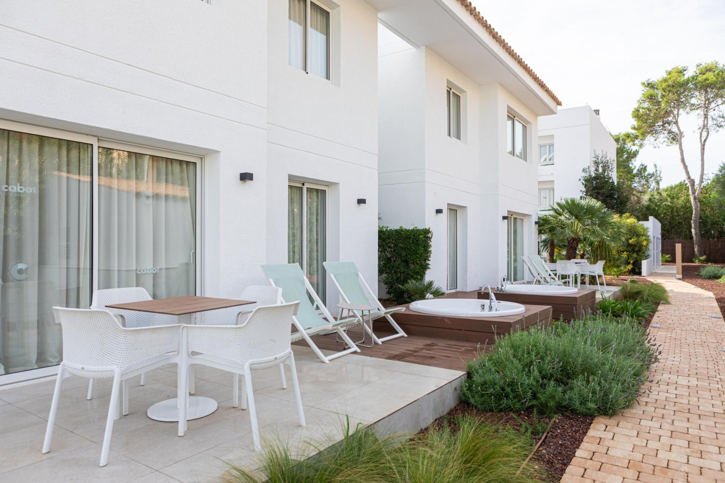 Premium Apartment - Photo 8