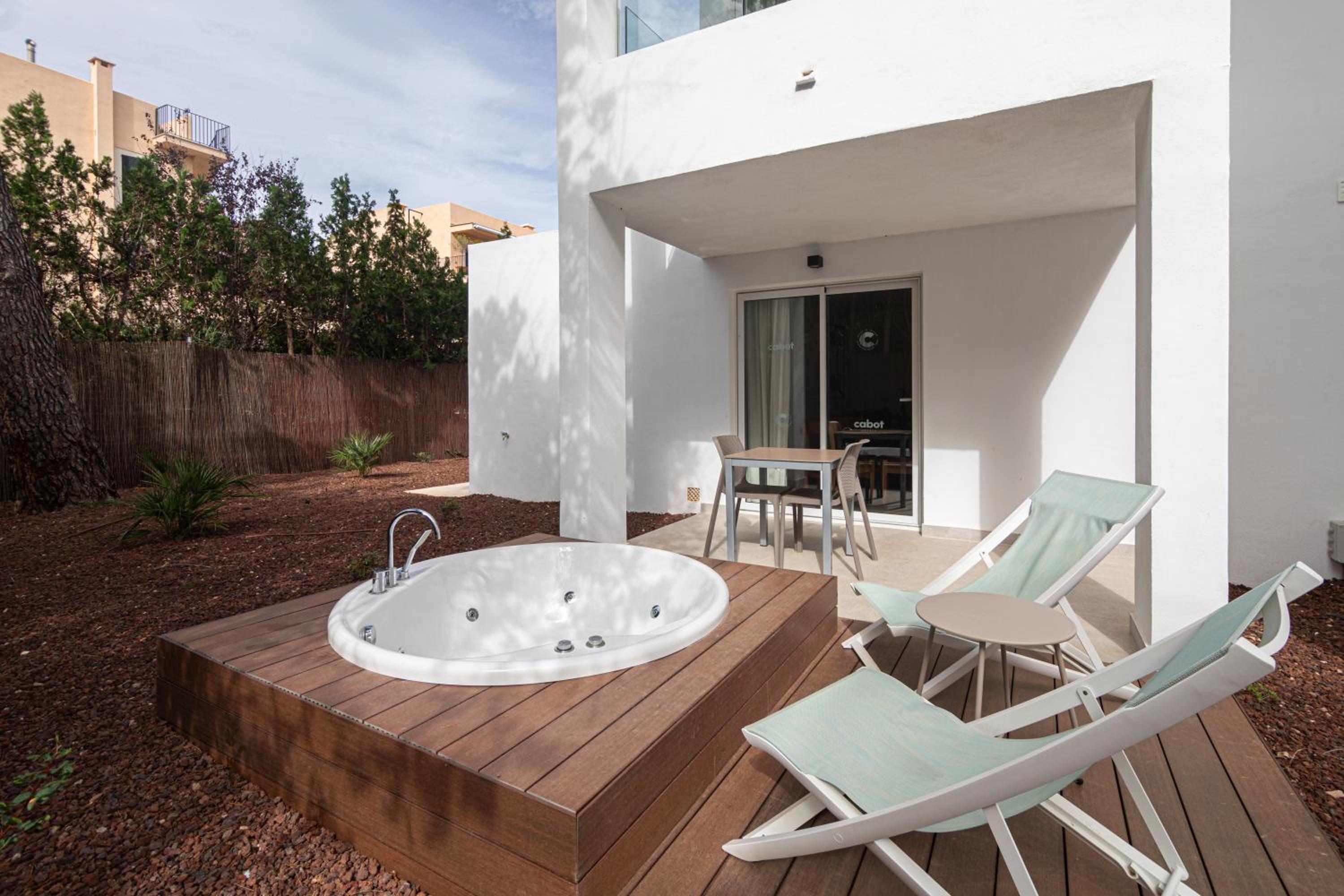 Premium Apartment - Photo 2