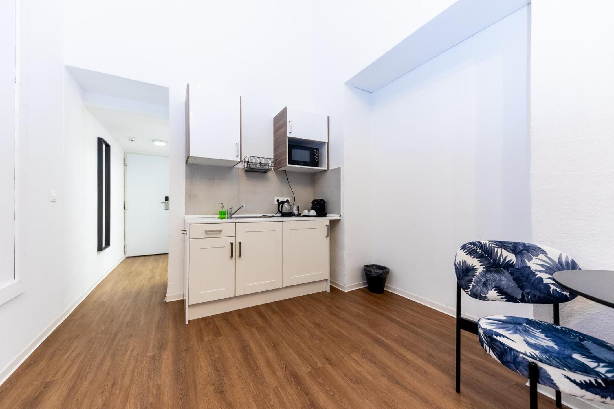 Superior Double Room thumbnail 5