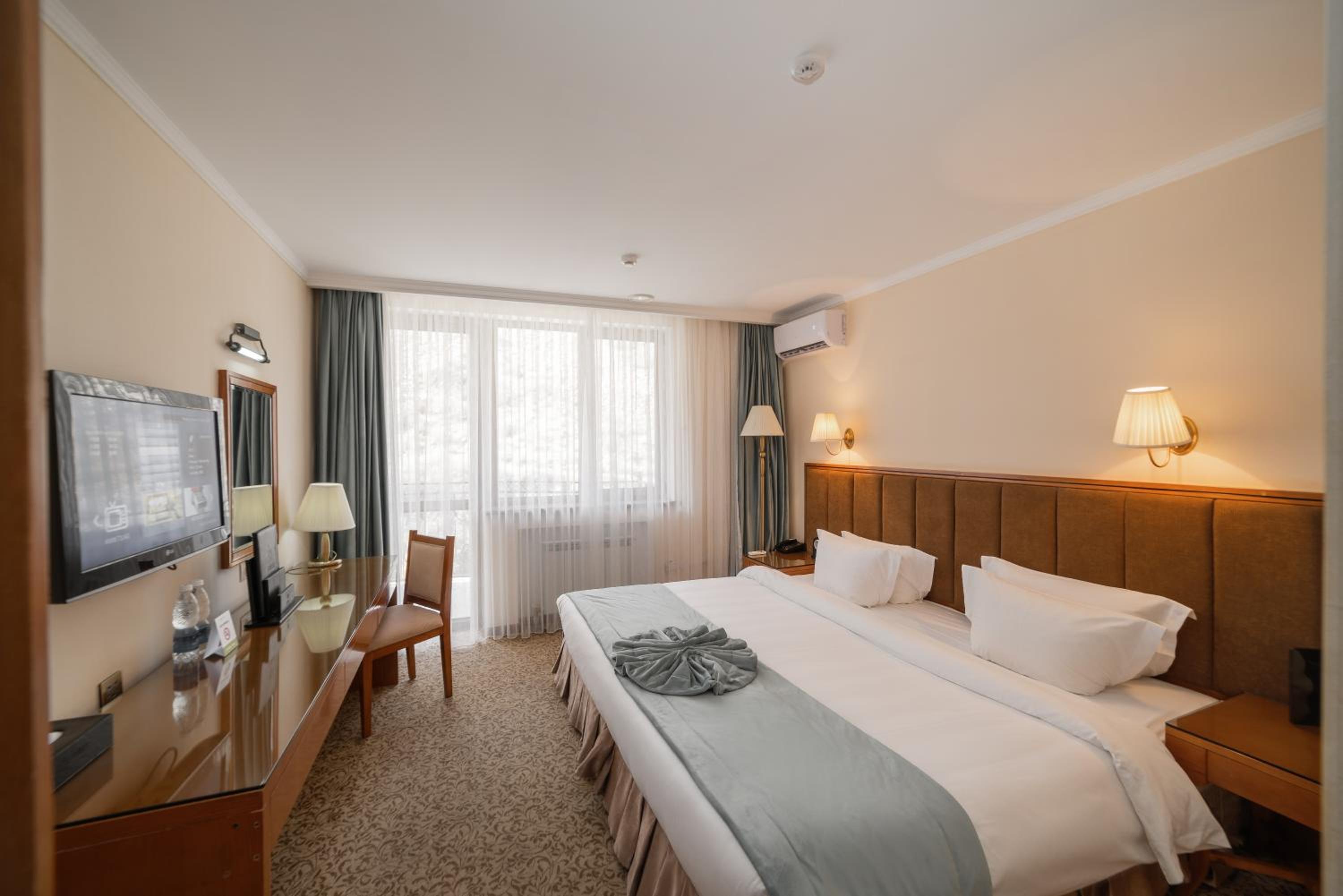 Double Or Twin Room - Photo 2