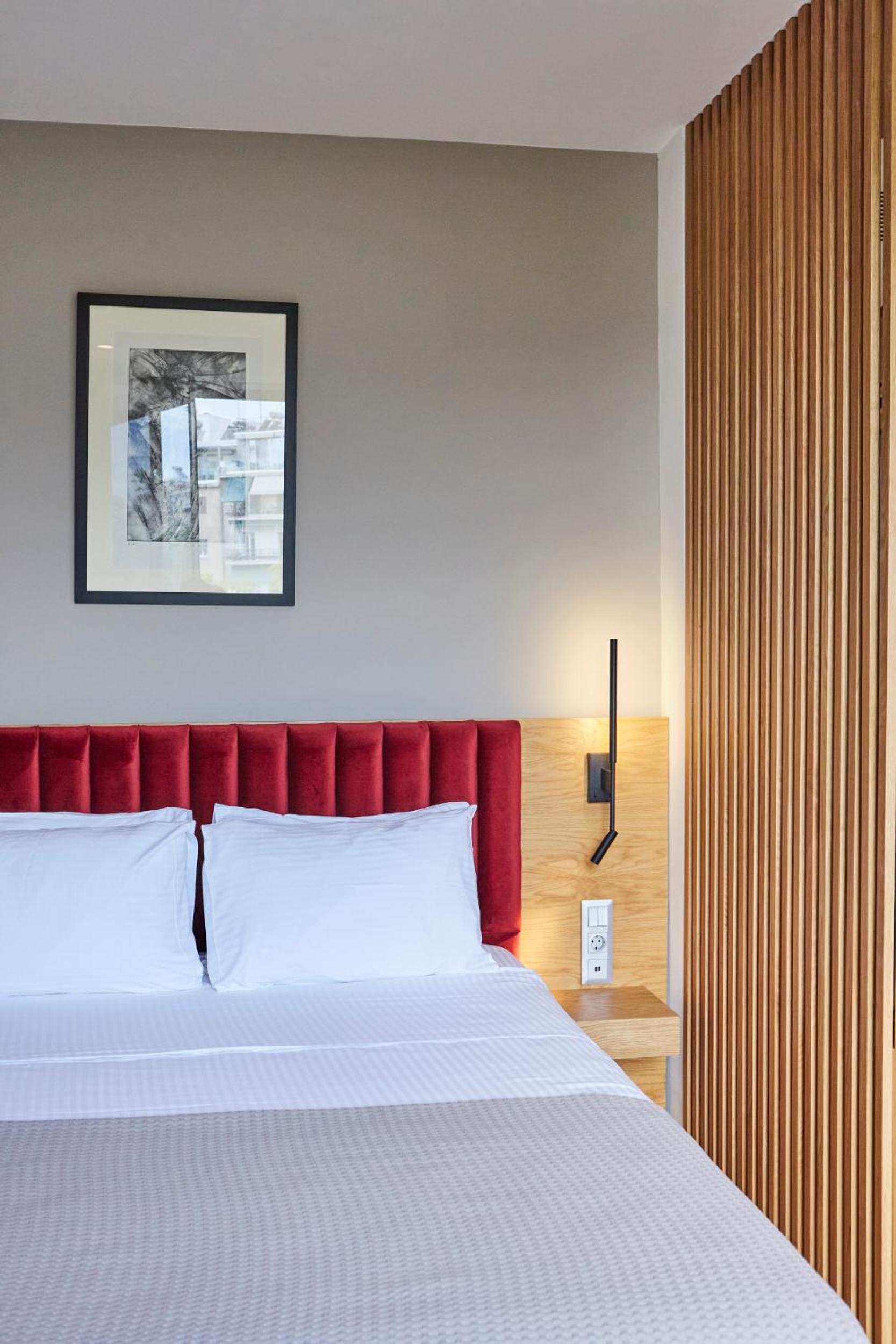 Deluxe Double Room with City View photo 1