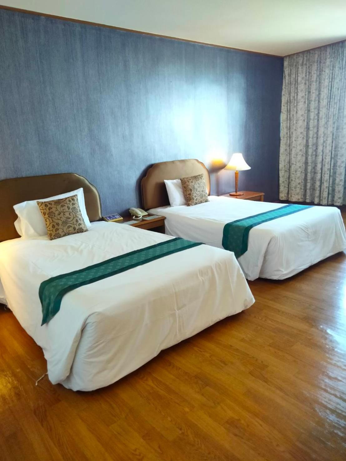 Deluxe Room - Photo 3