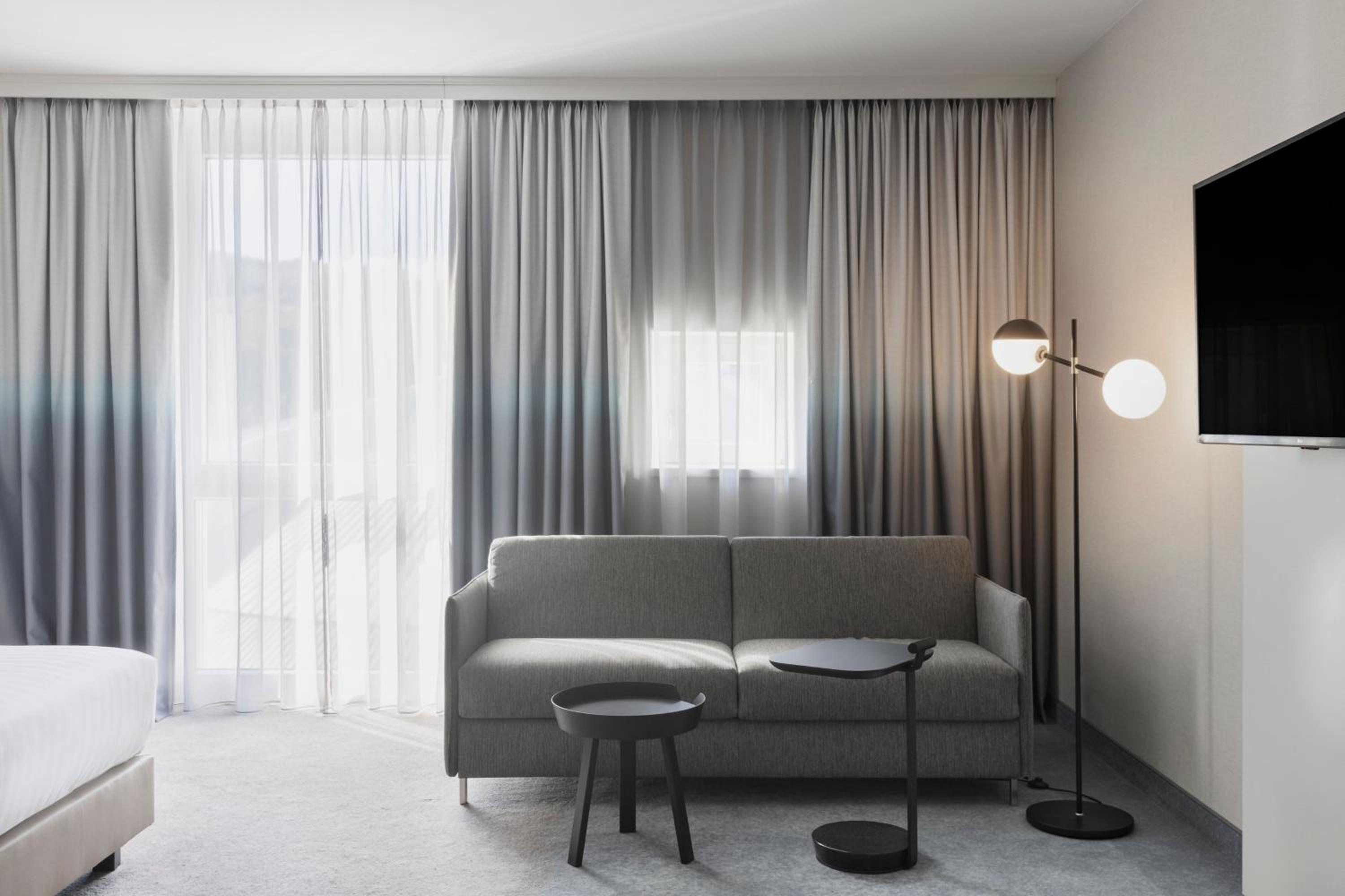 Superior room, Larger Guest room, 1 King, Sofa bed - Photo 4
