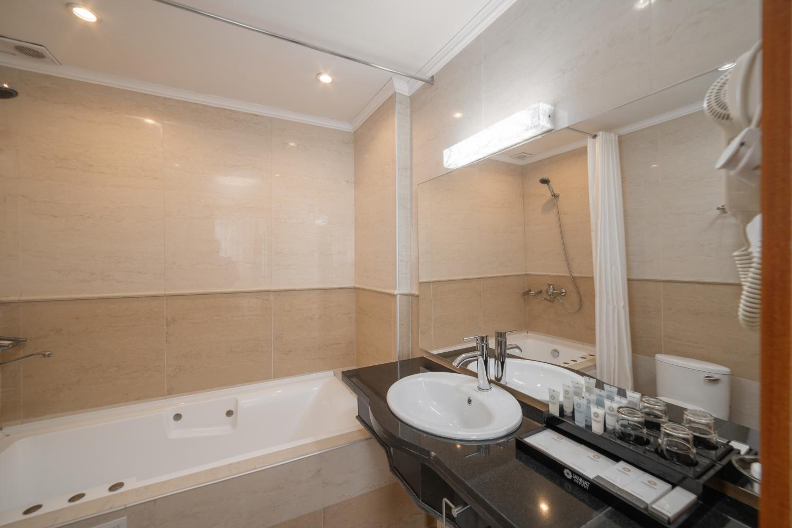 Family Suite - Photo 4