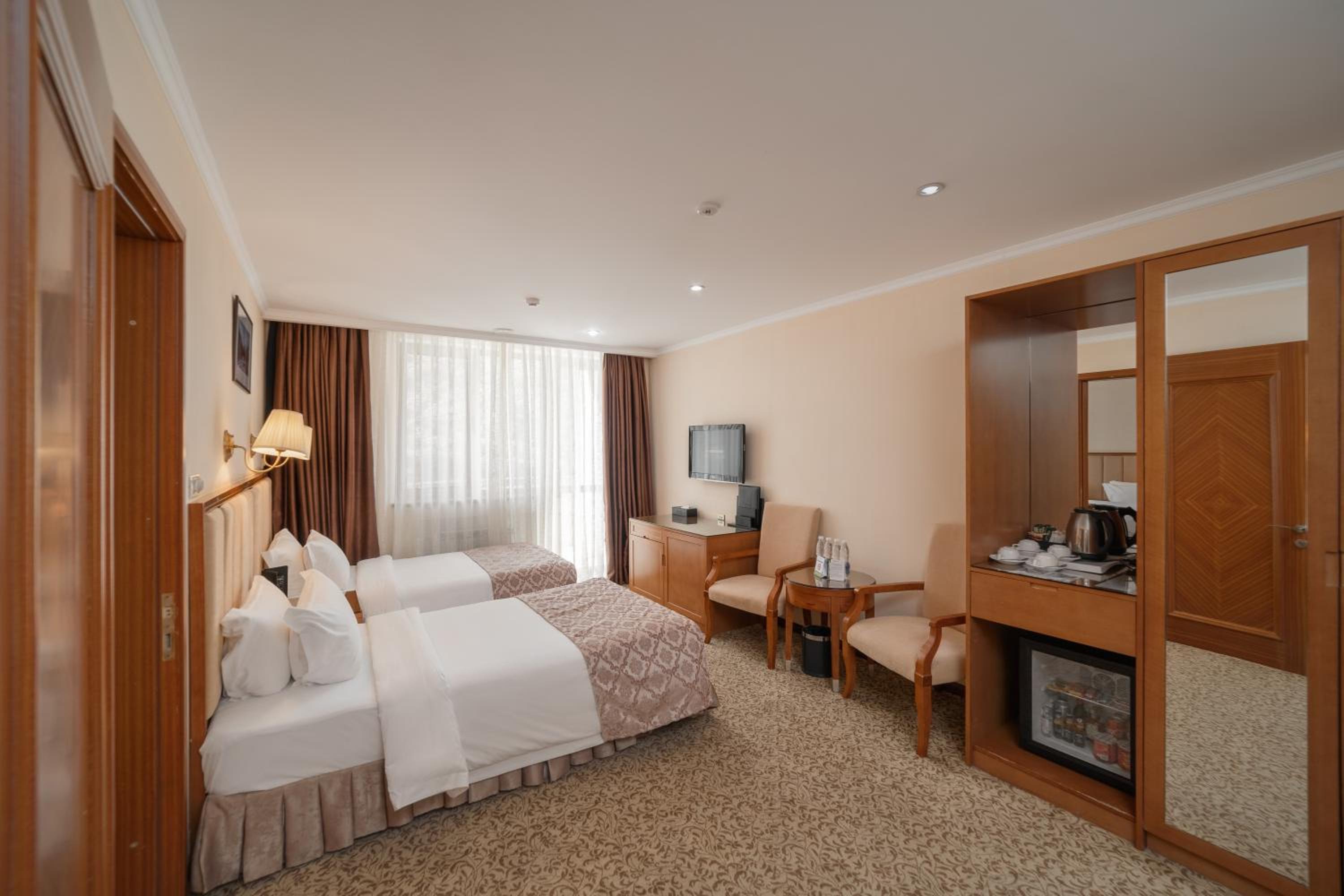Family Suite - Photo 11