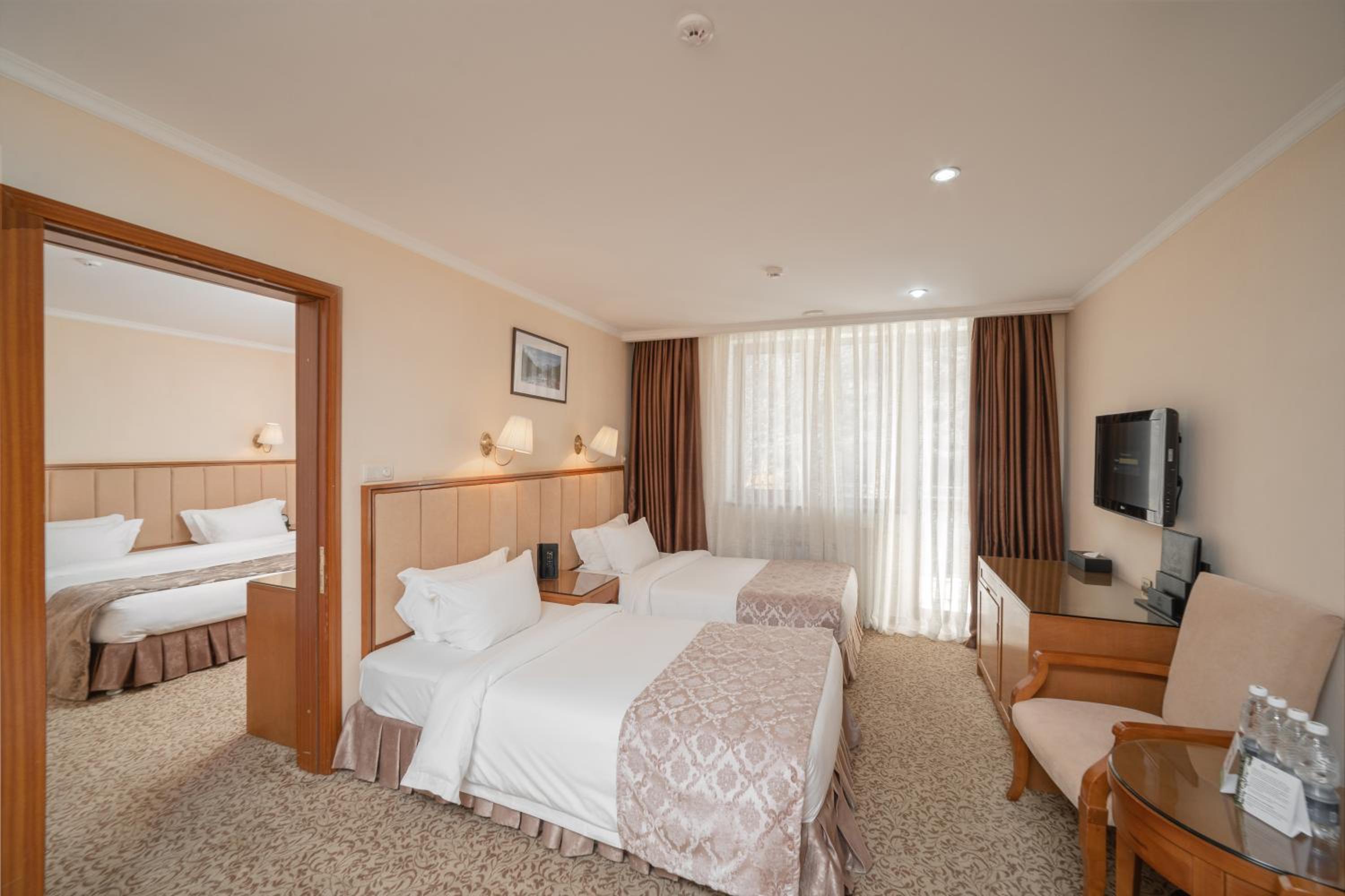 Family Suite - Photo 12
