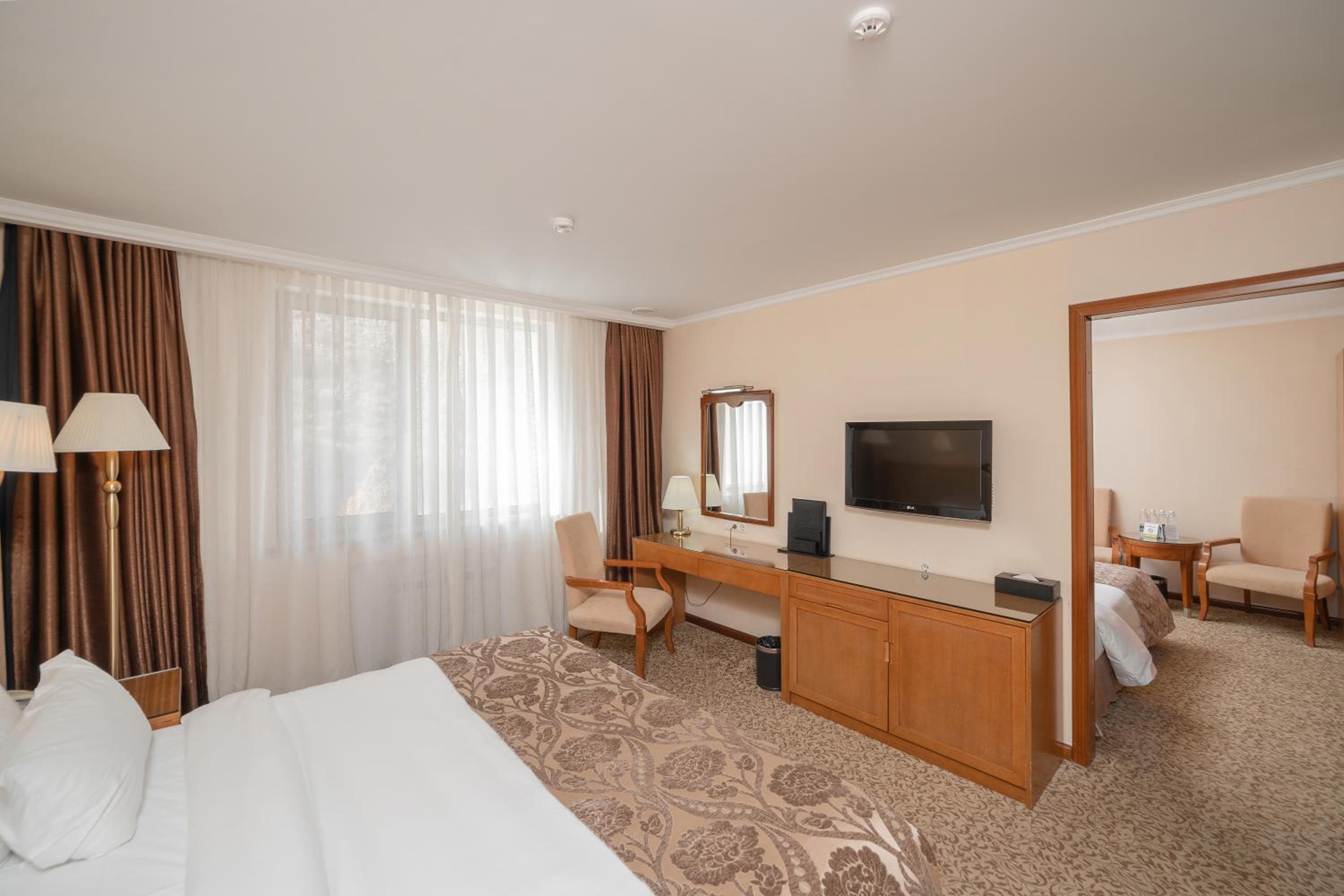 Family Suite - Photo 6