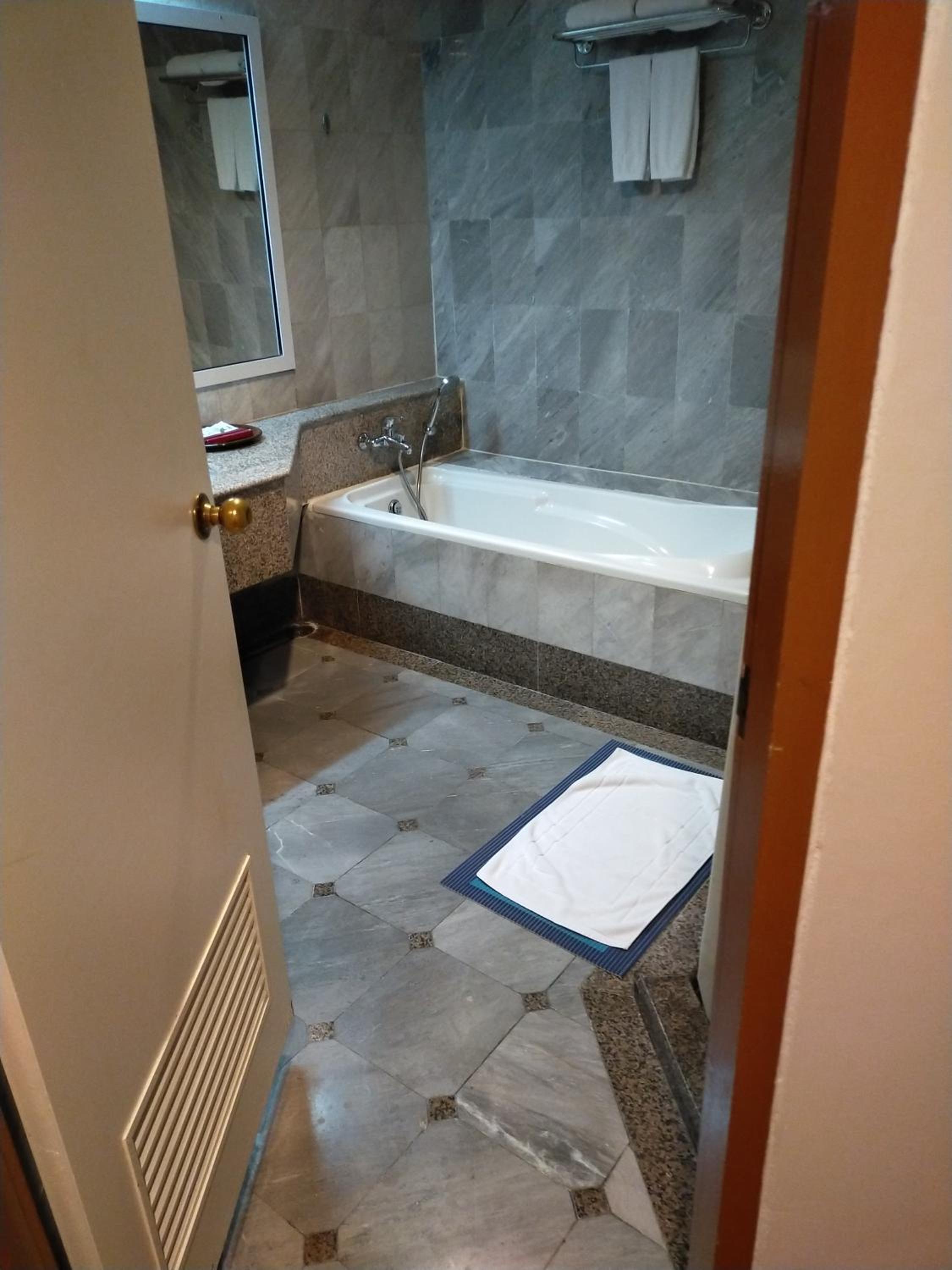 Superior Twin Room - Photo 8