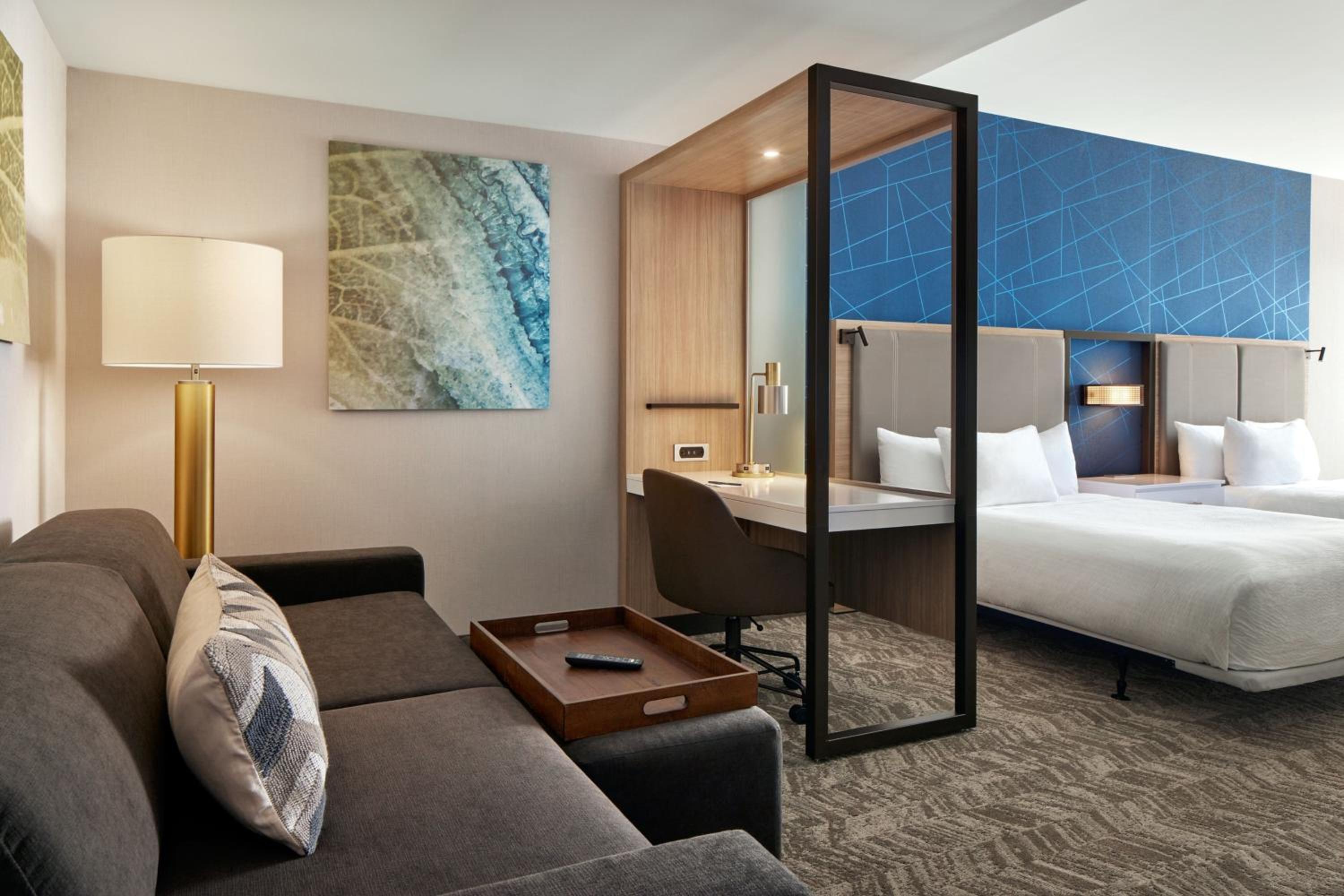 Queen Suite with Two Queen Beds and Trundle Bed - 1st Floor - Photo 5