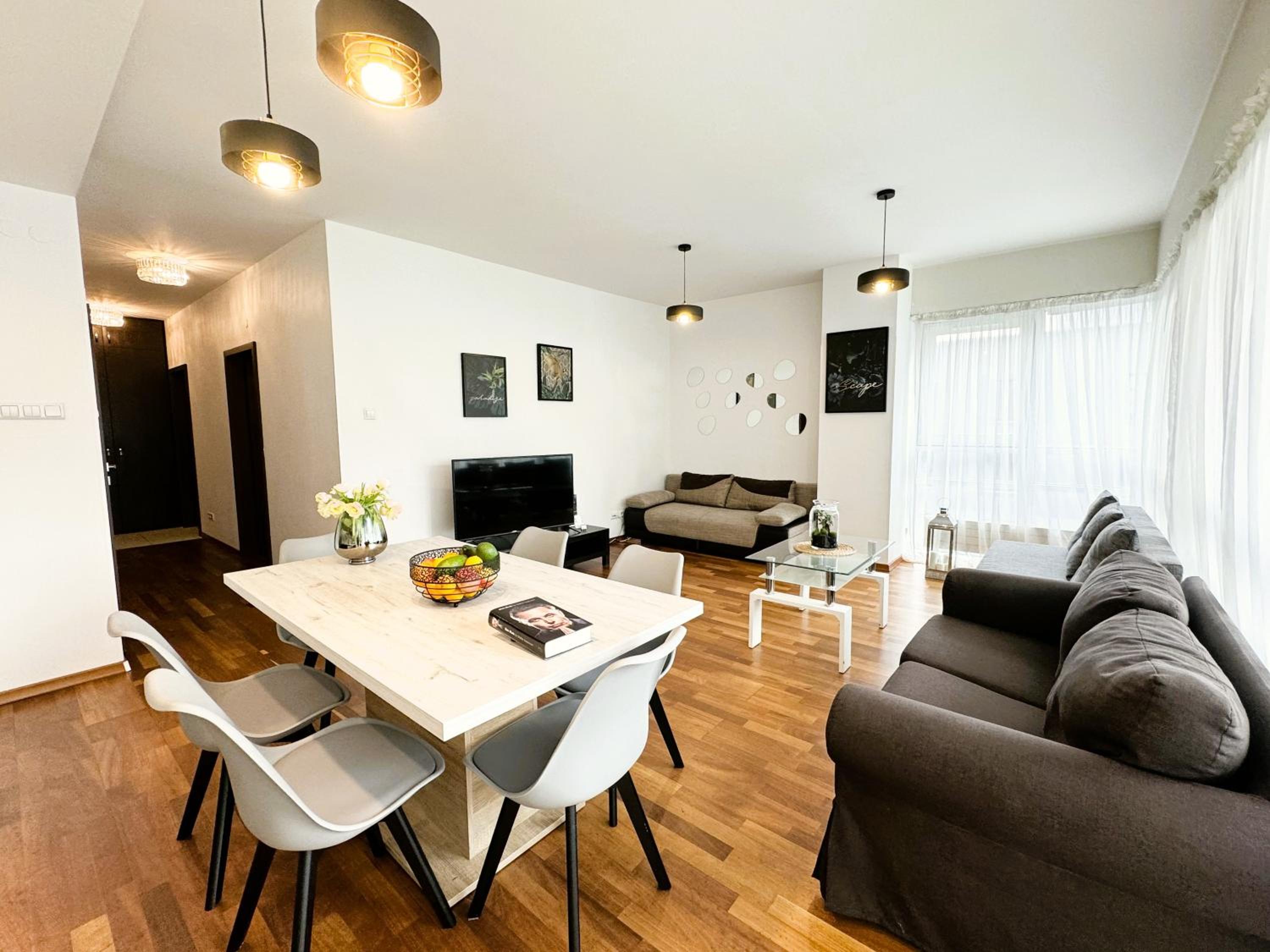  Deluxe Two-Bedroom Apartment
