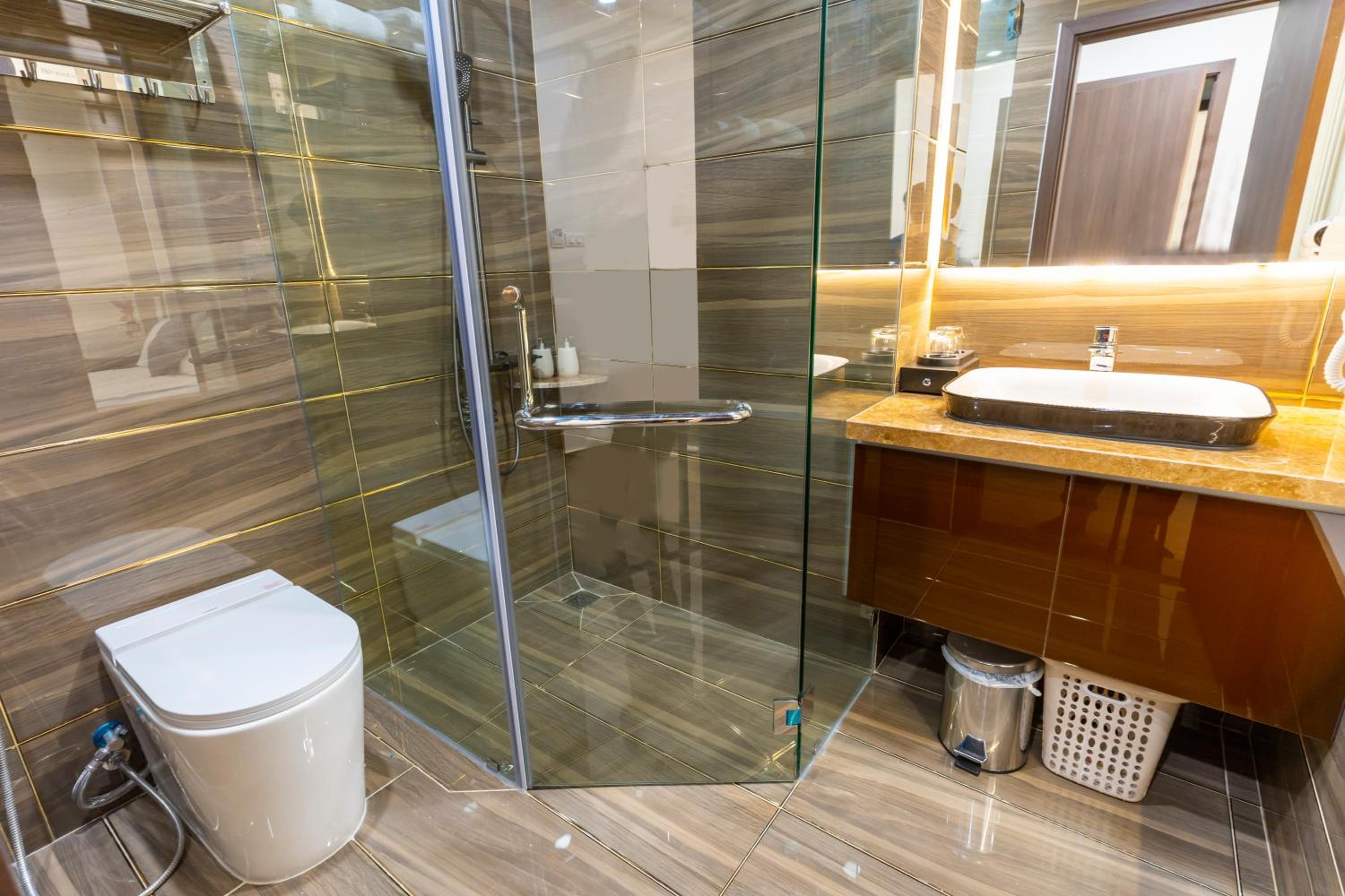 Superior Queen Room - Photo 8