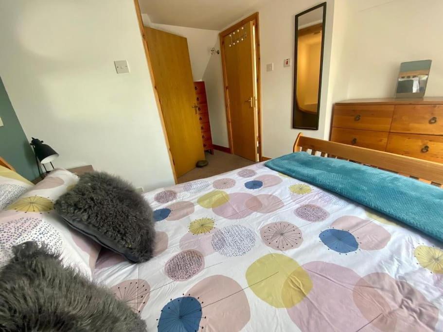 Three-Bedroom House photo 3