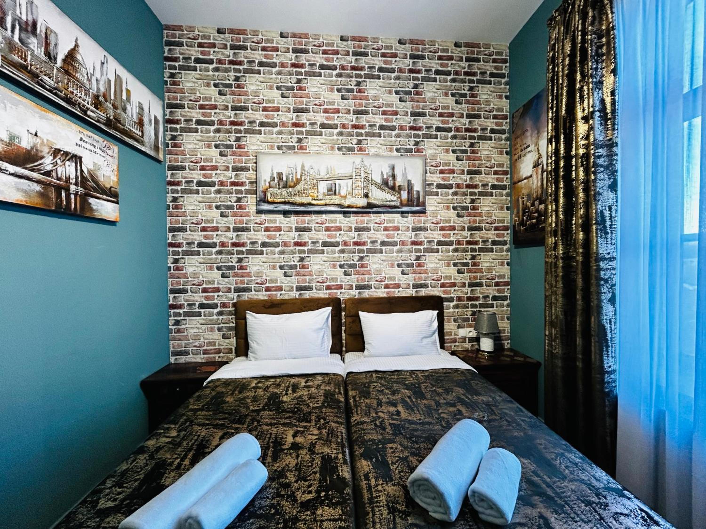 Budget Twin Room - Photo 7