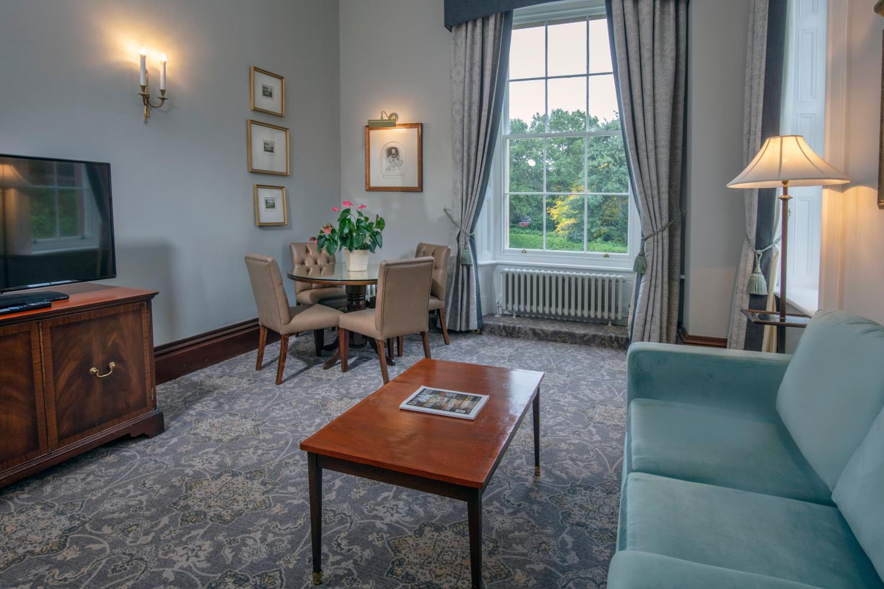 King Suite - Photo 2
