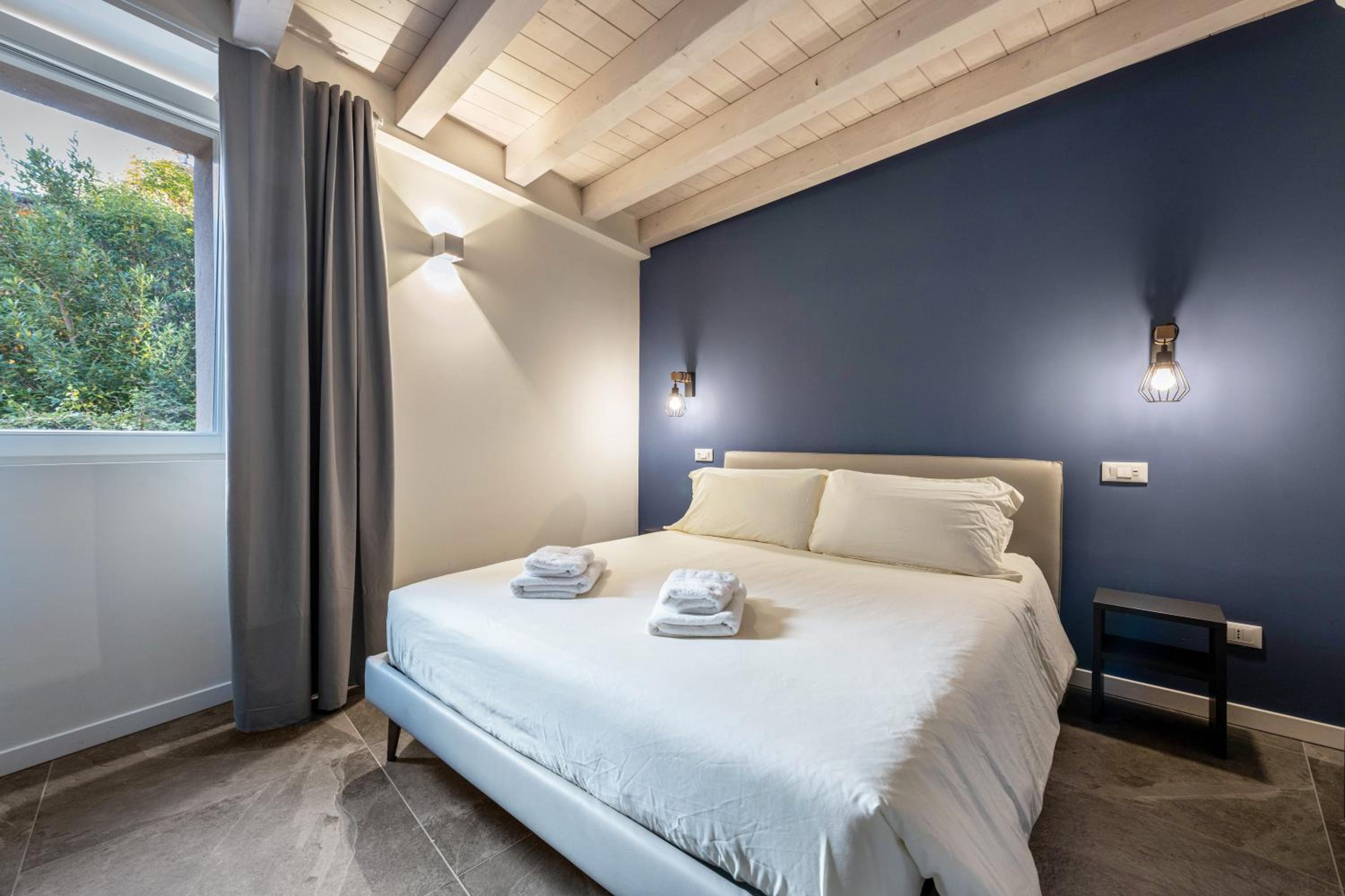 Superior One-Bedroom Apartment