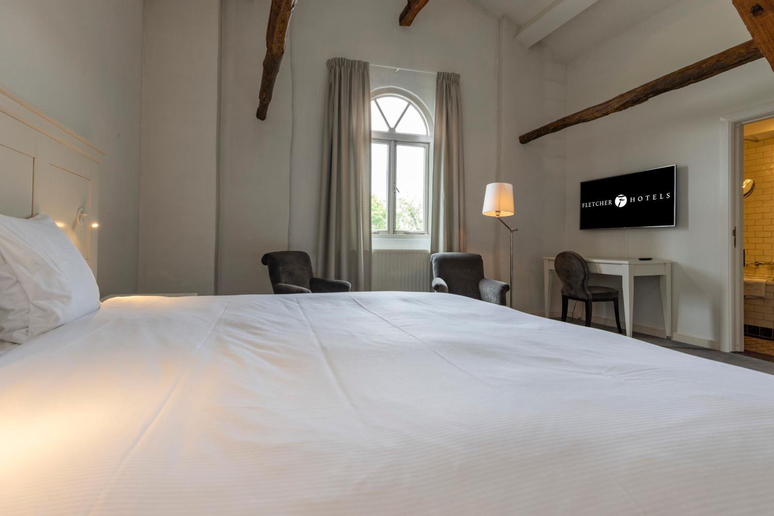 Suite - Photo 5