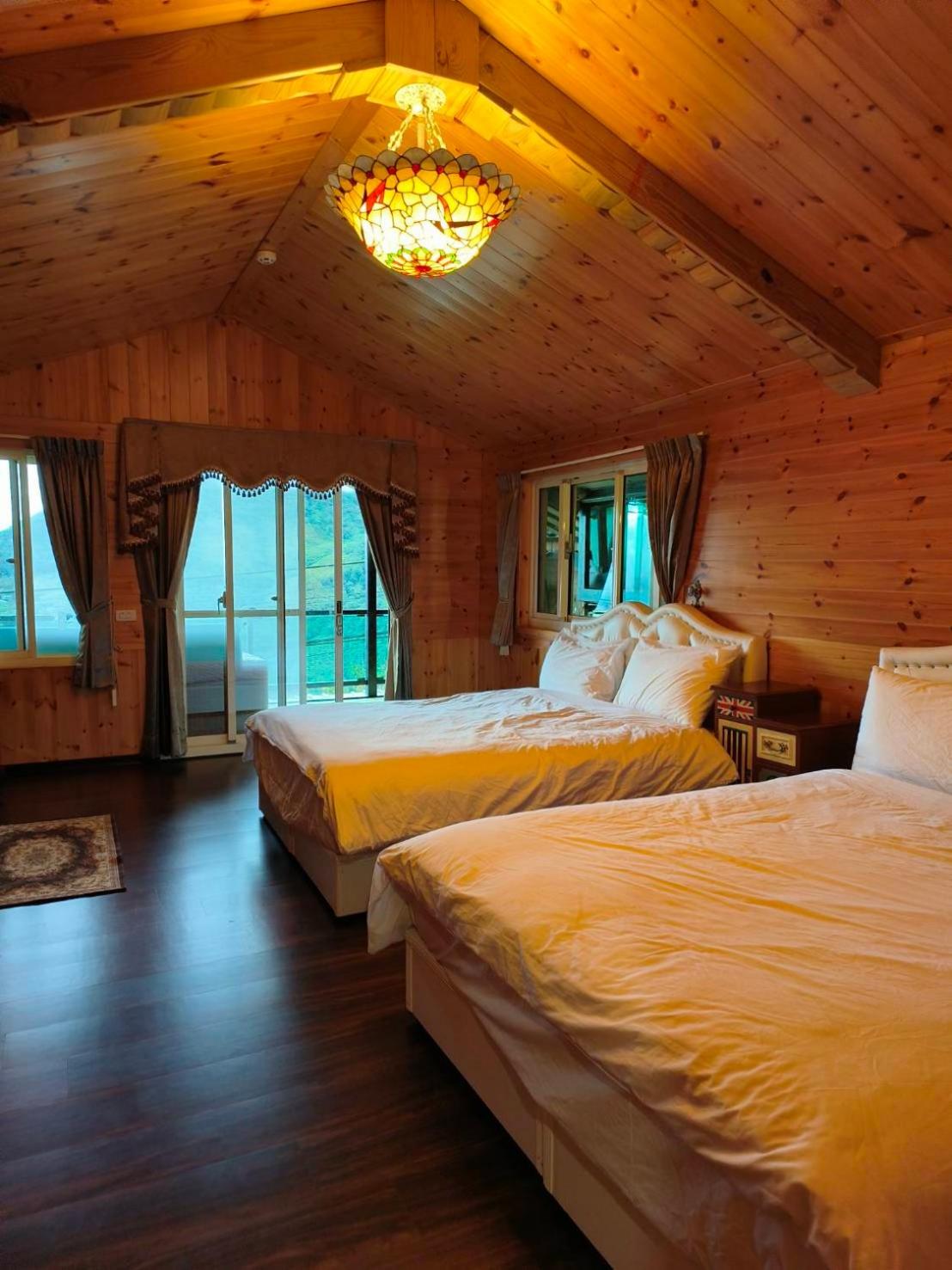 Quadruple Room with Mountain View photo 2
