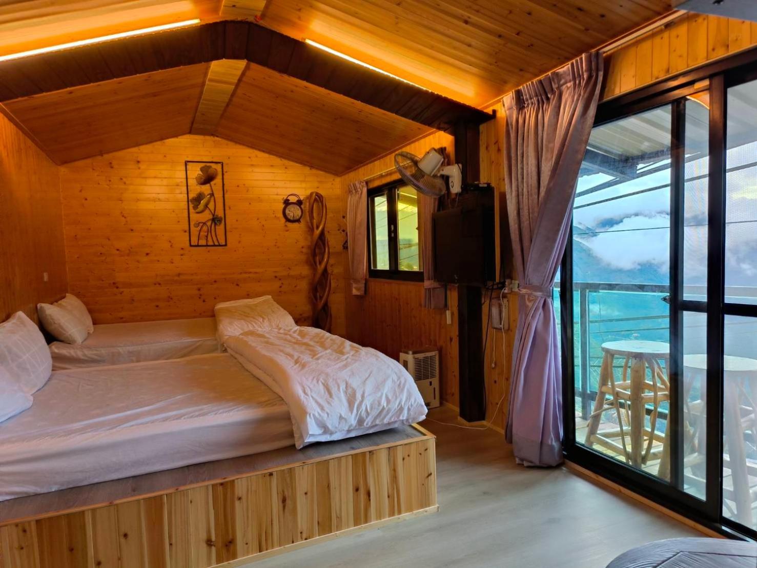 Quadruple Room with Private Bathroom