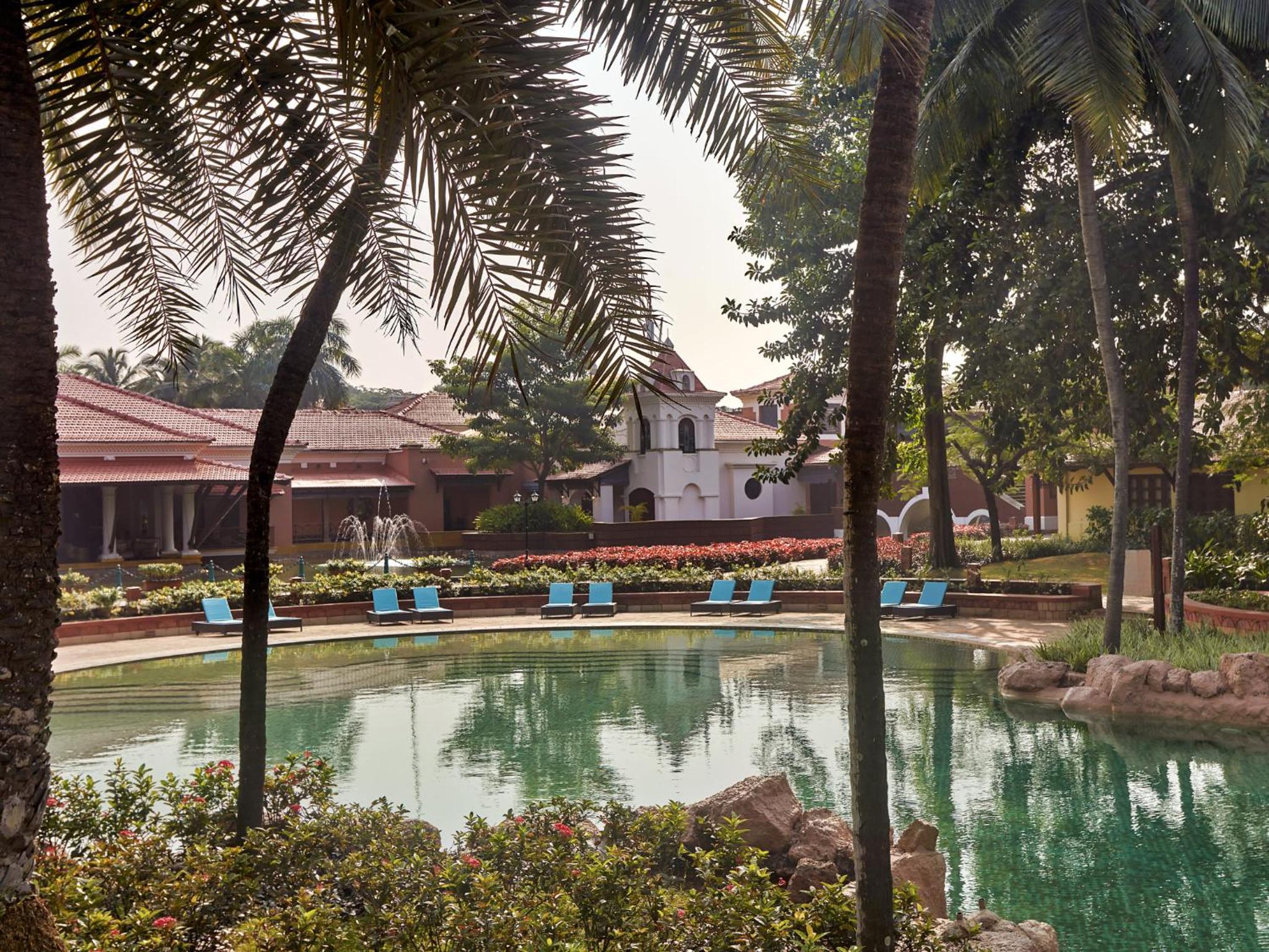 Pool View, Guest room, 1 King or 2 Twin/Single Bed(s)