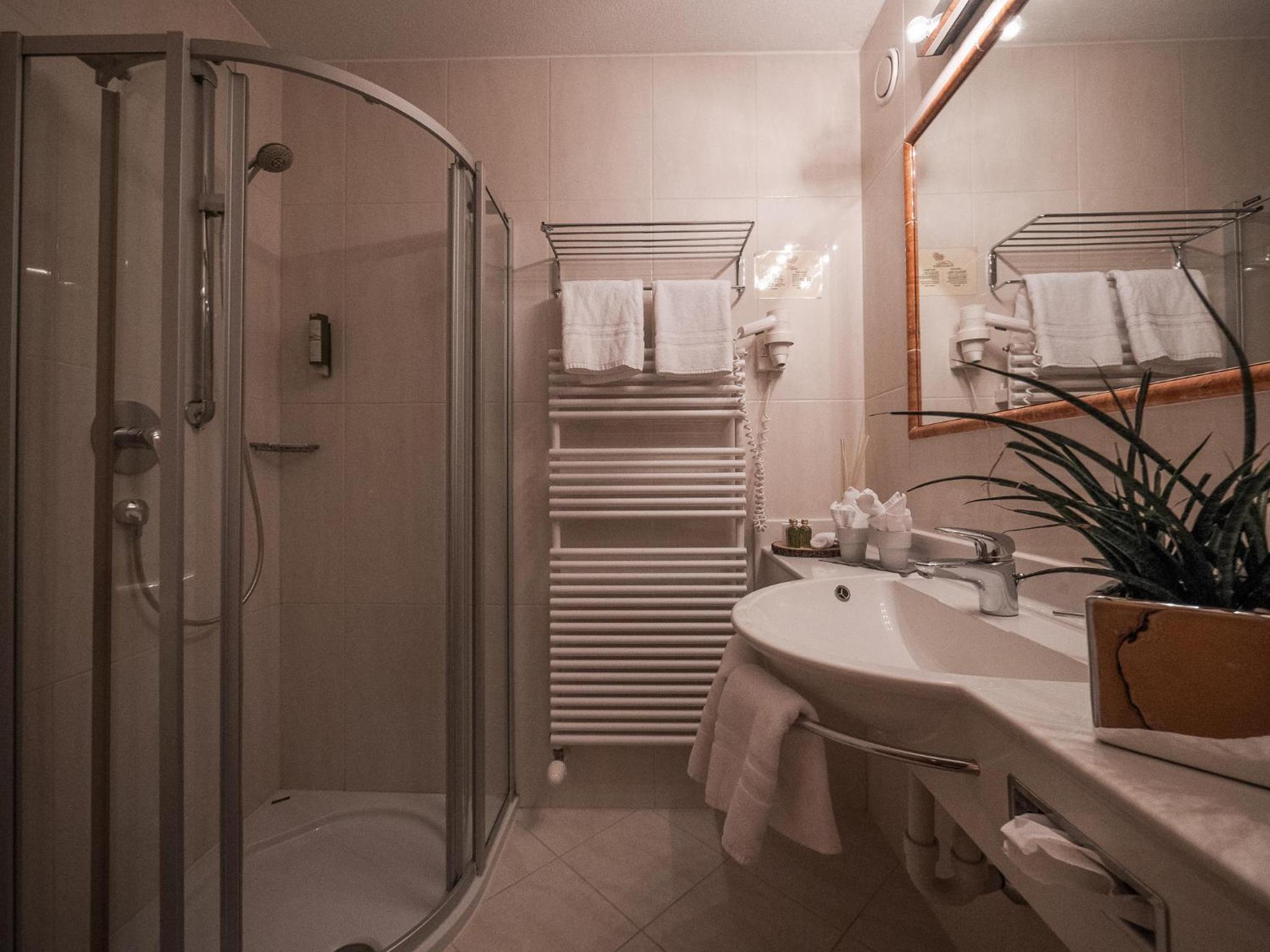 Double Room - Photo 8