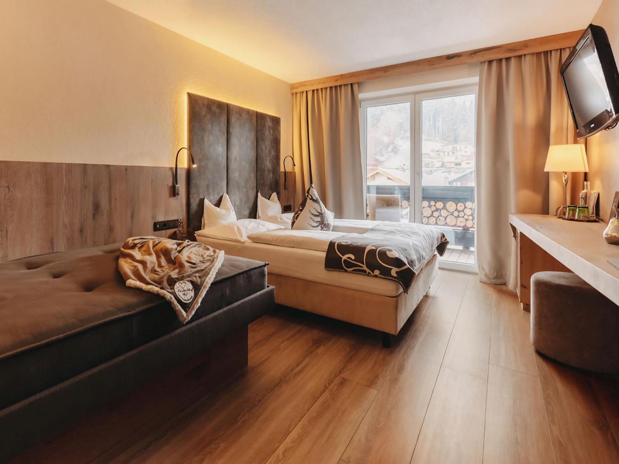 Junior Suite (2 Adults) - Photo 6