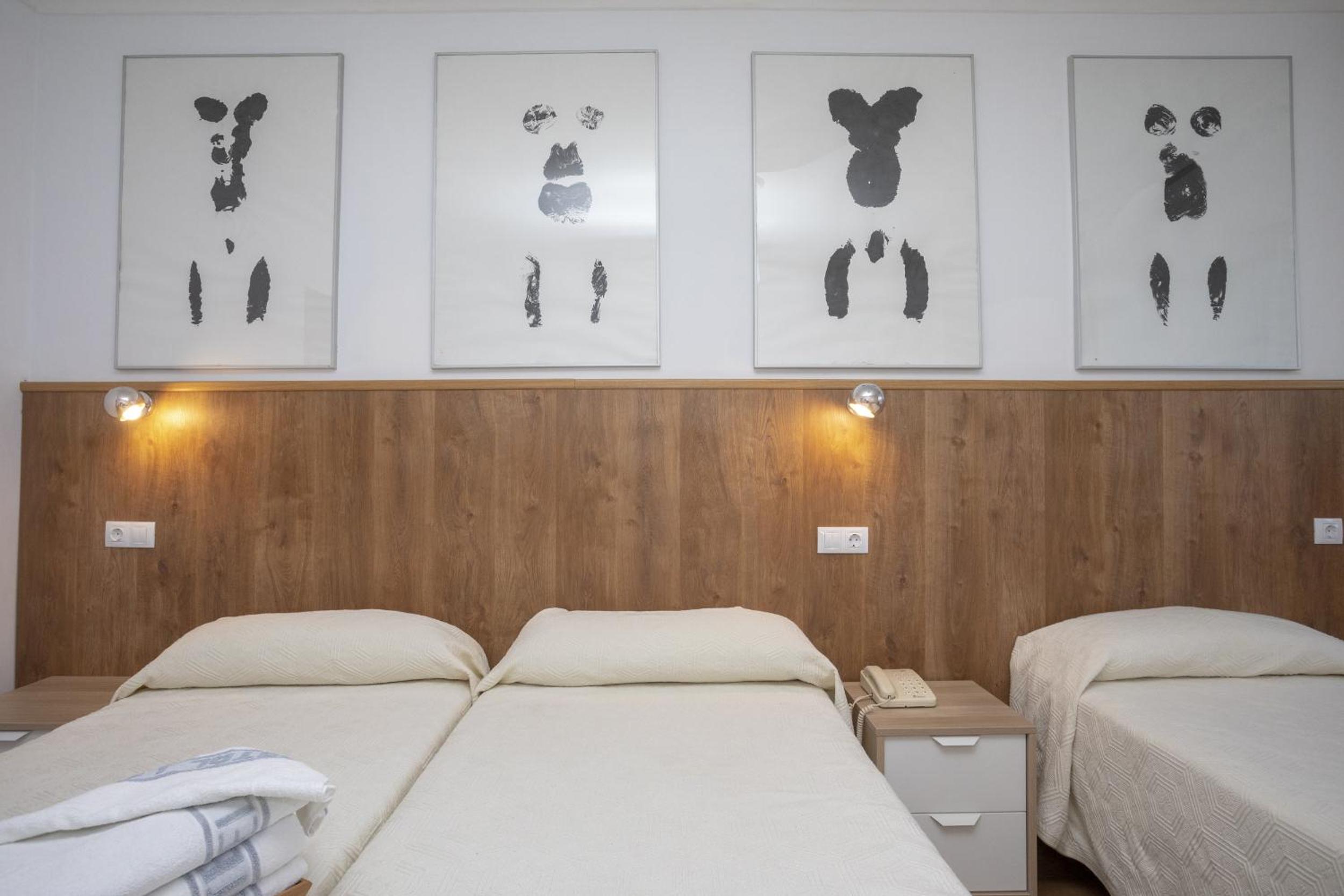 Double Room with Extra Bed (3 Adults) photo 2
