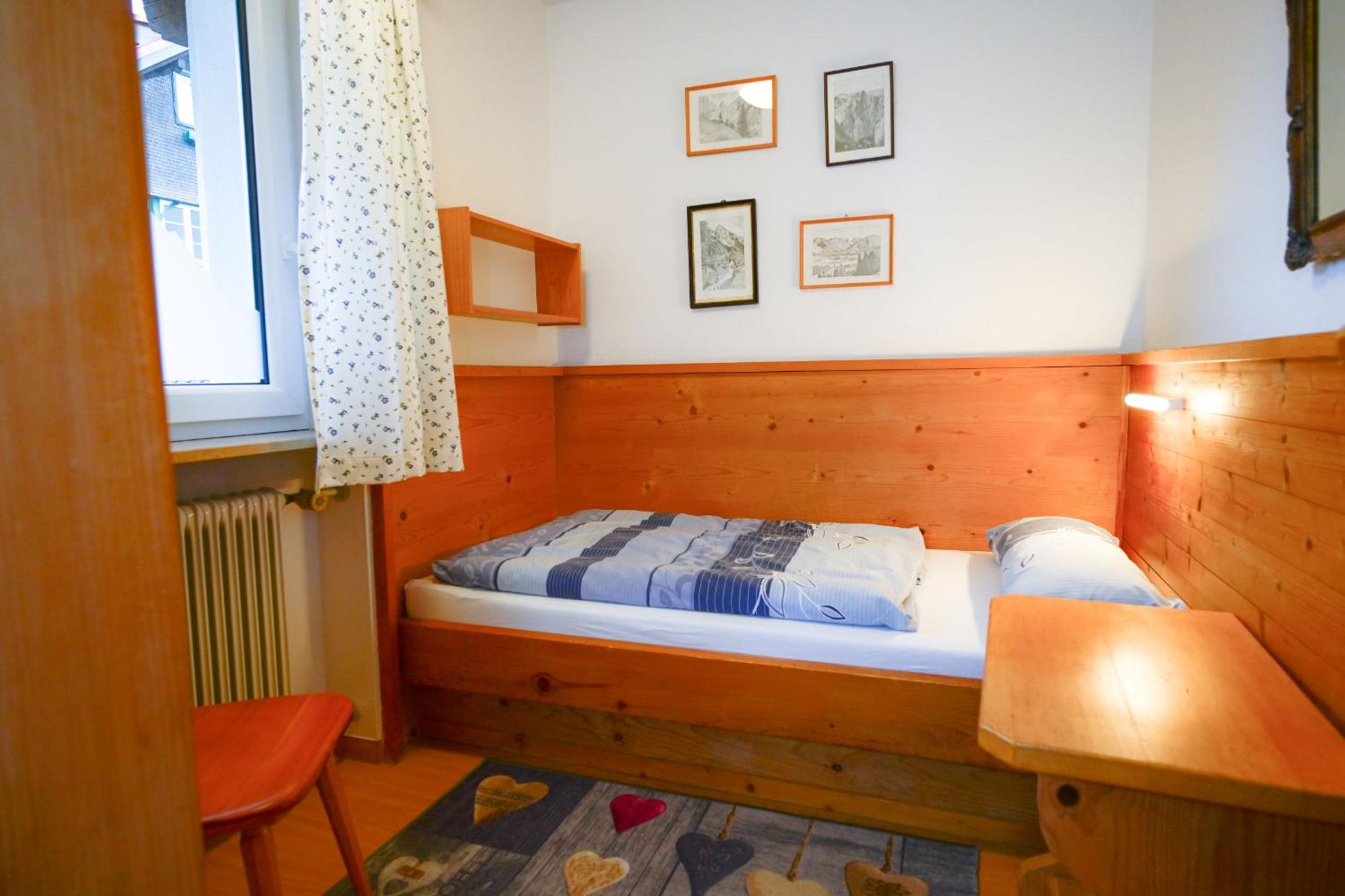 Two-Bedroom Apartment with Mountain View photo 2