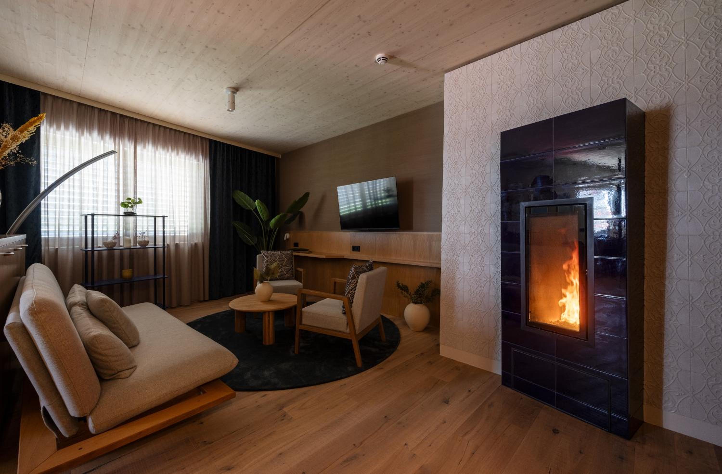 Deluxe Suite